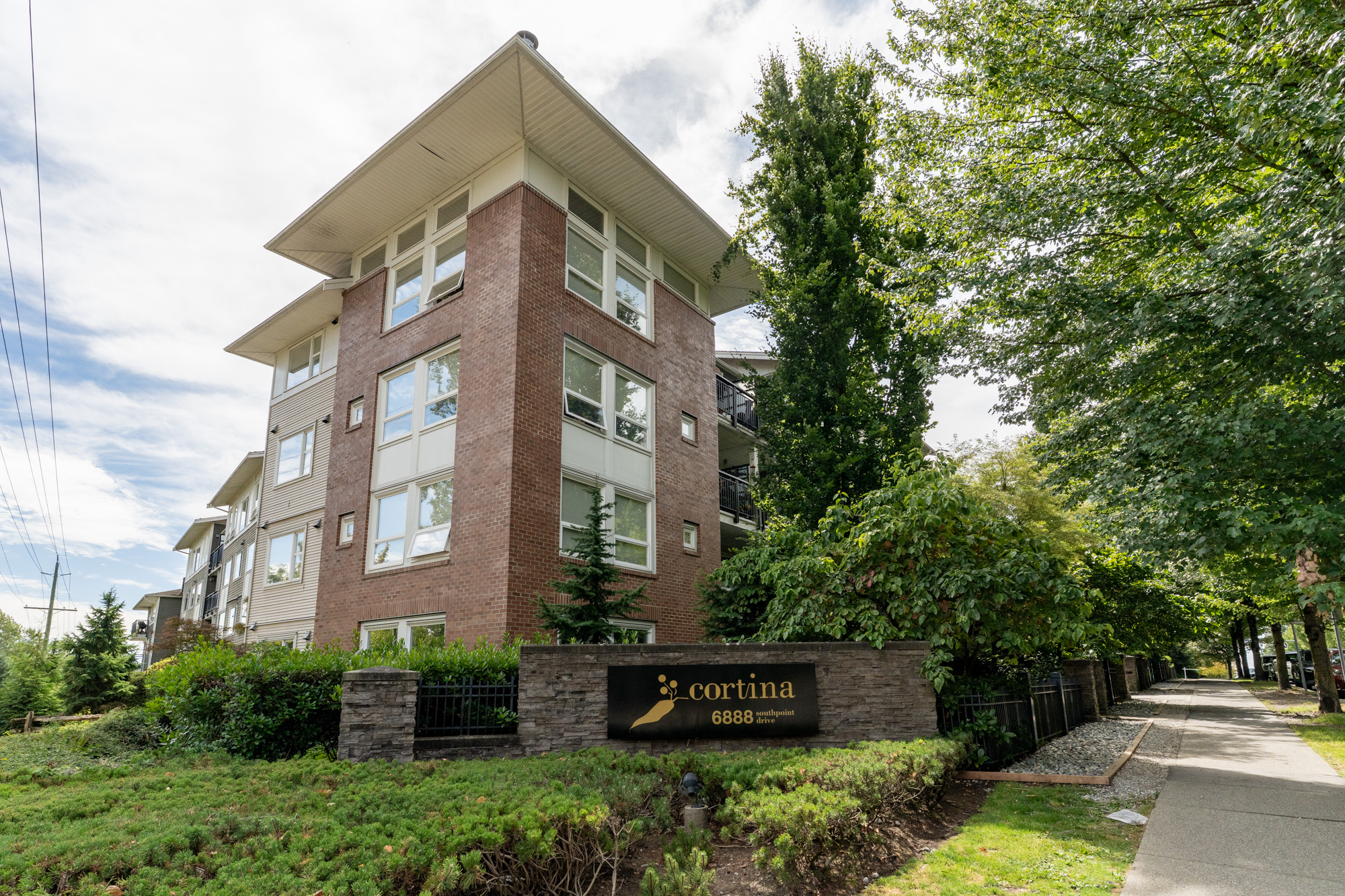 415 - 6888 Southpoint Drive, Burnaby