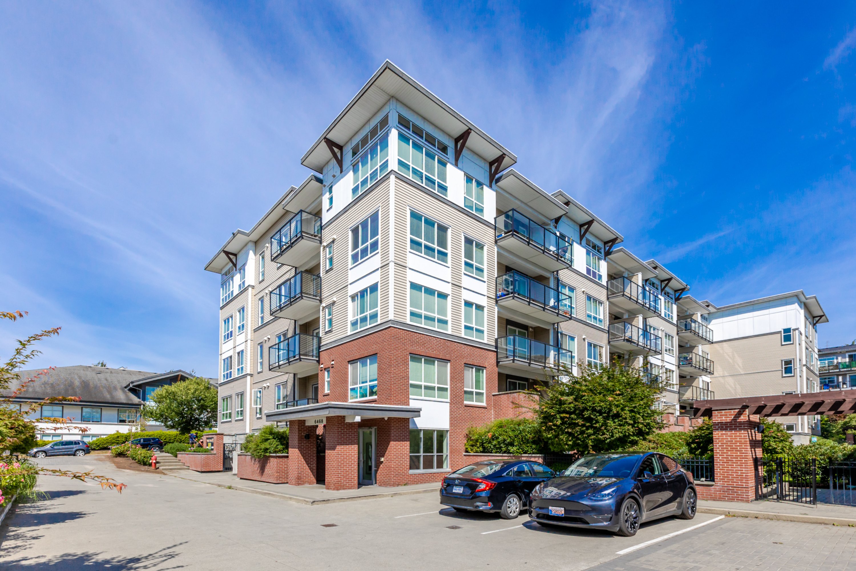 213 - 6468 195A Street, Surrey