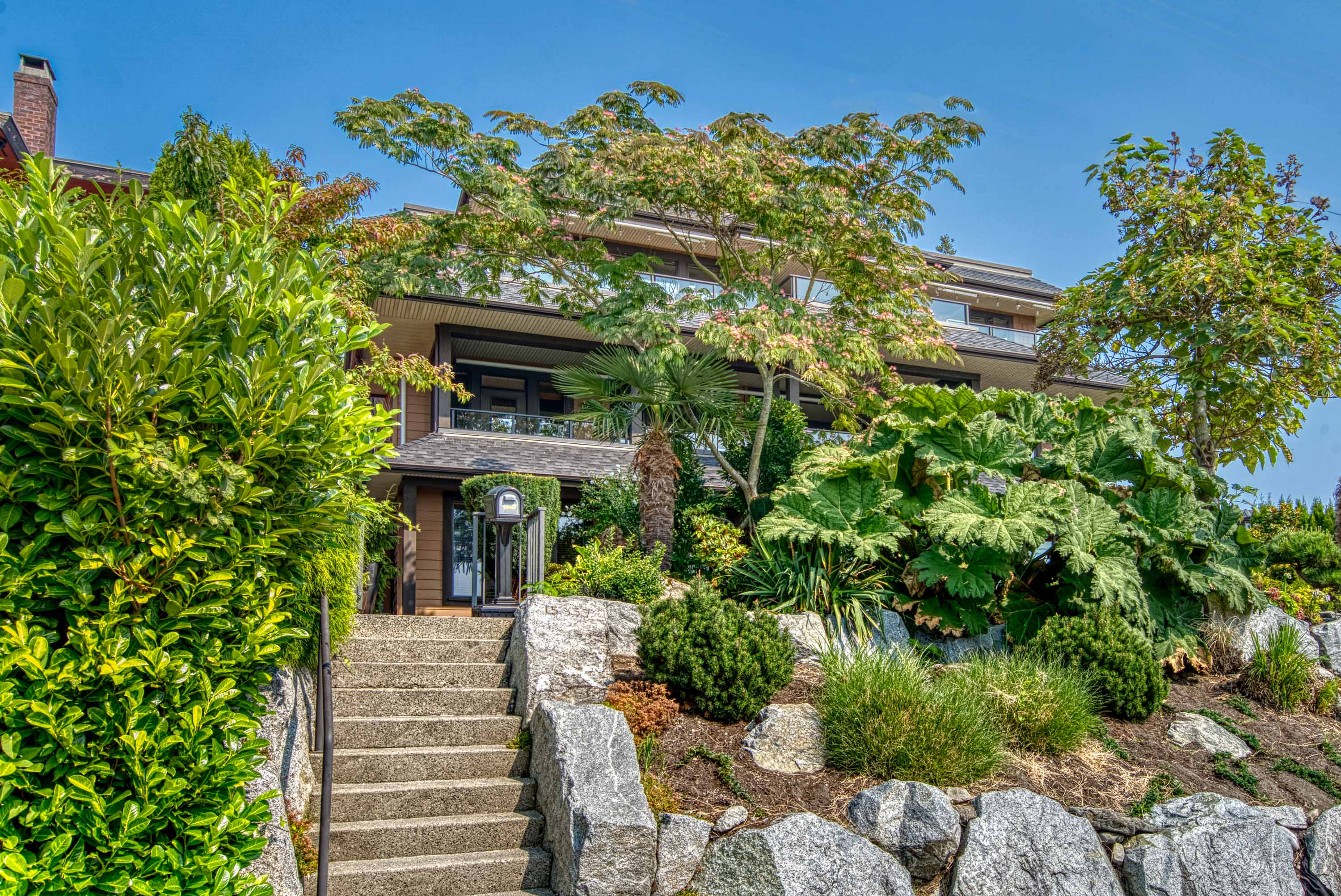 15357 Columbia Avenue, White Rock