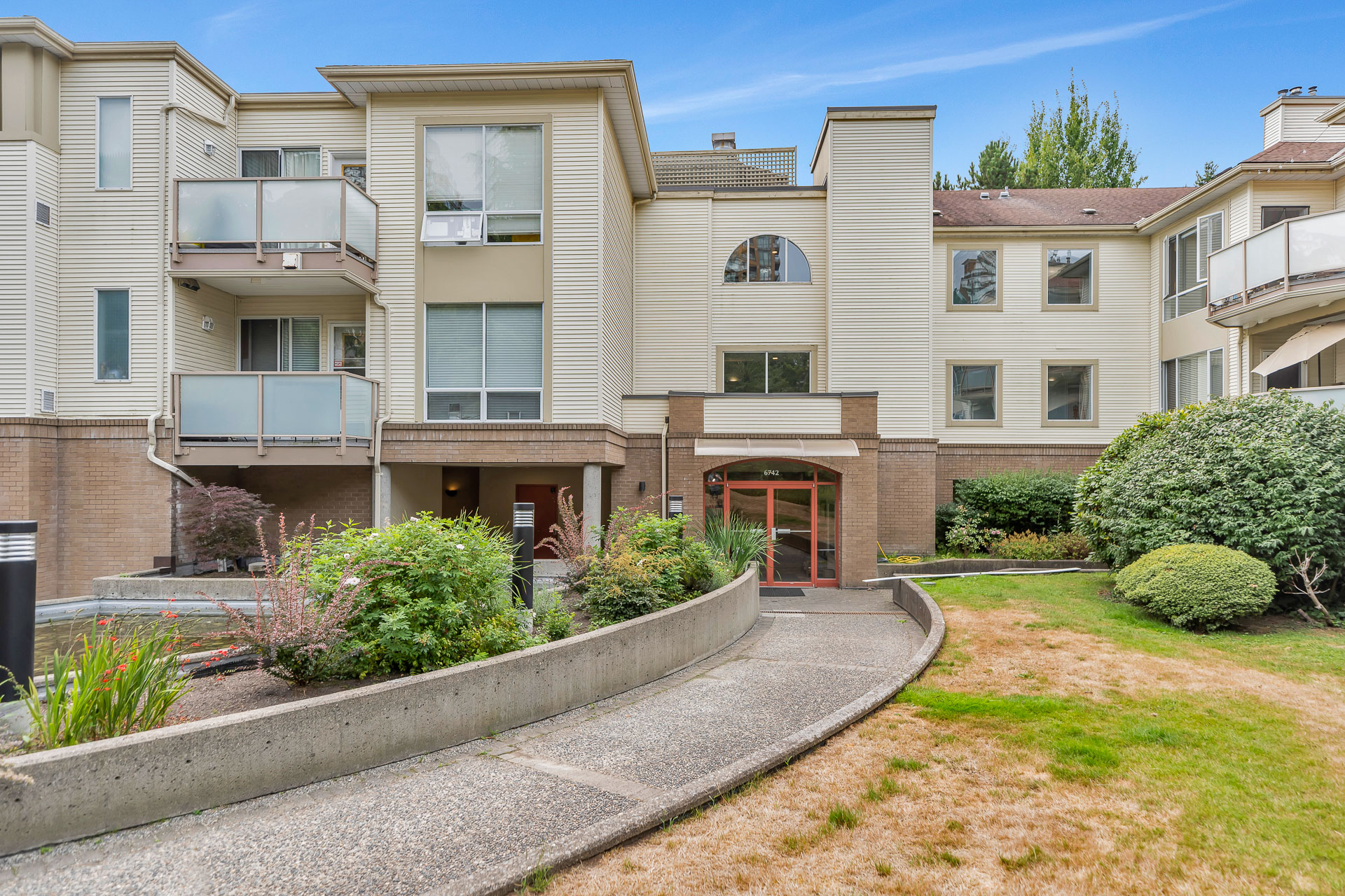 105 - 6742 Station Hill Court, Burnaby