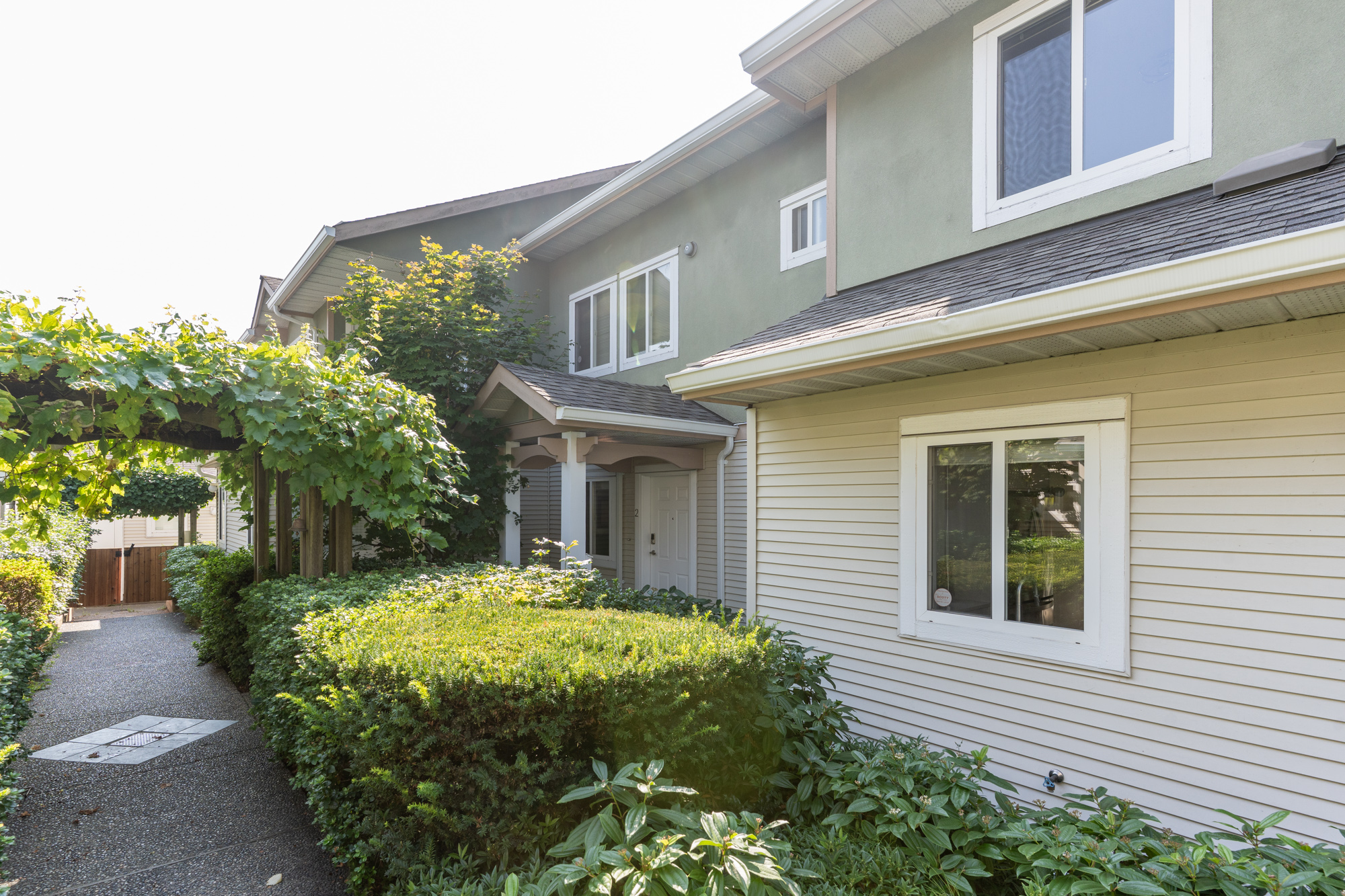 2 - 1233 W 16 Street, North Vancouver