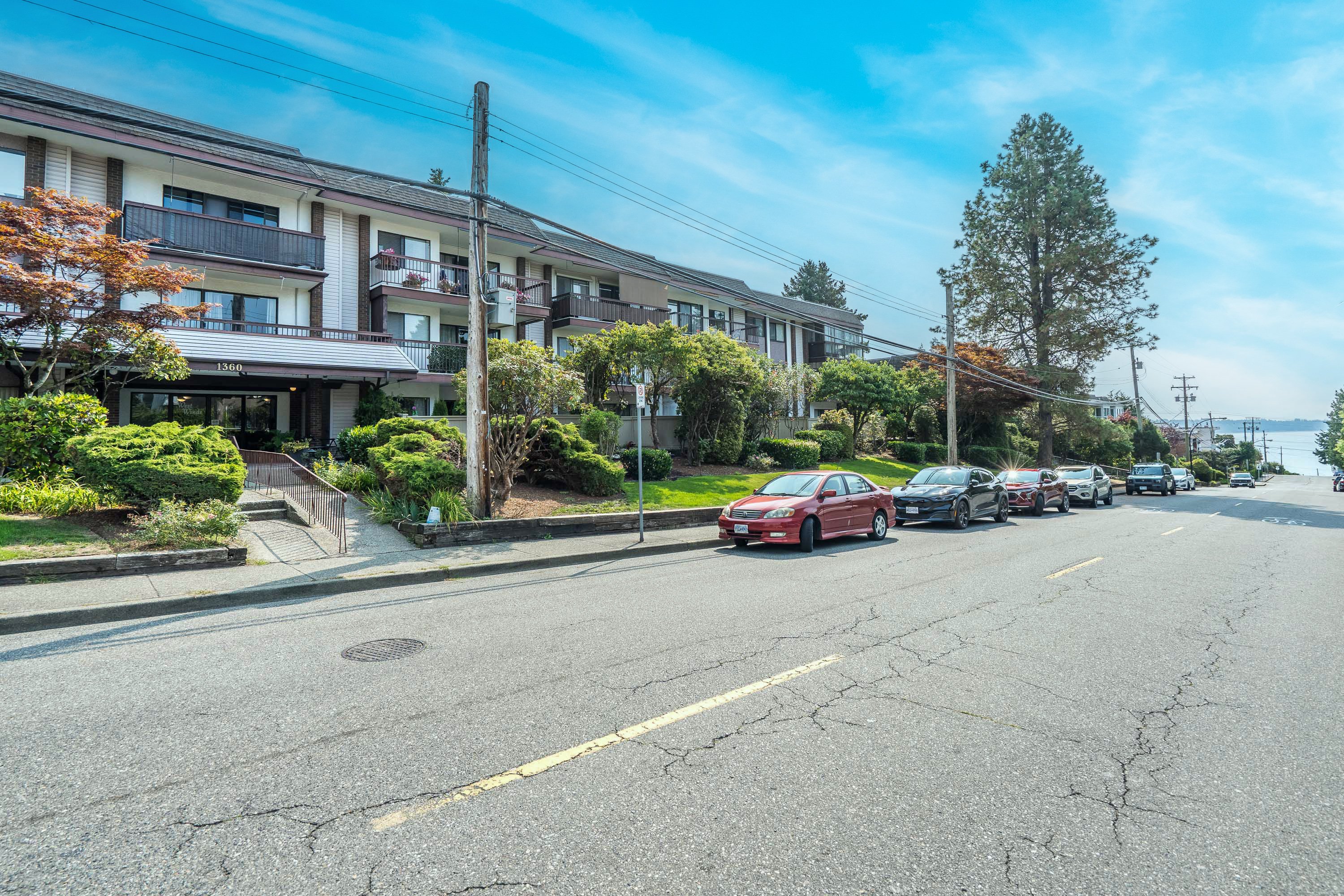 303 - 1360 Martin Street, White Rock