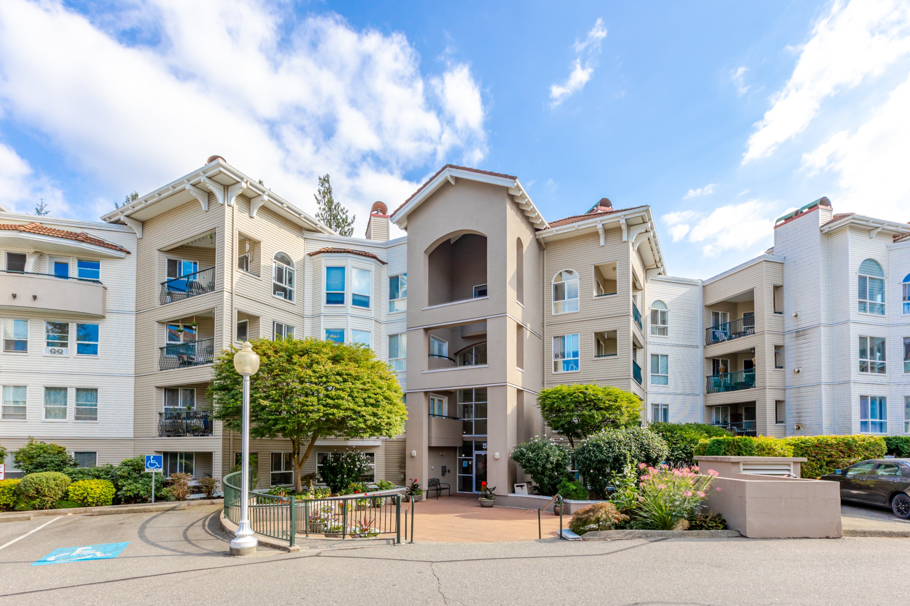 208 - 3176 Gladwin Road, Abbotsford