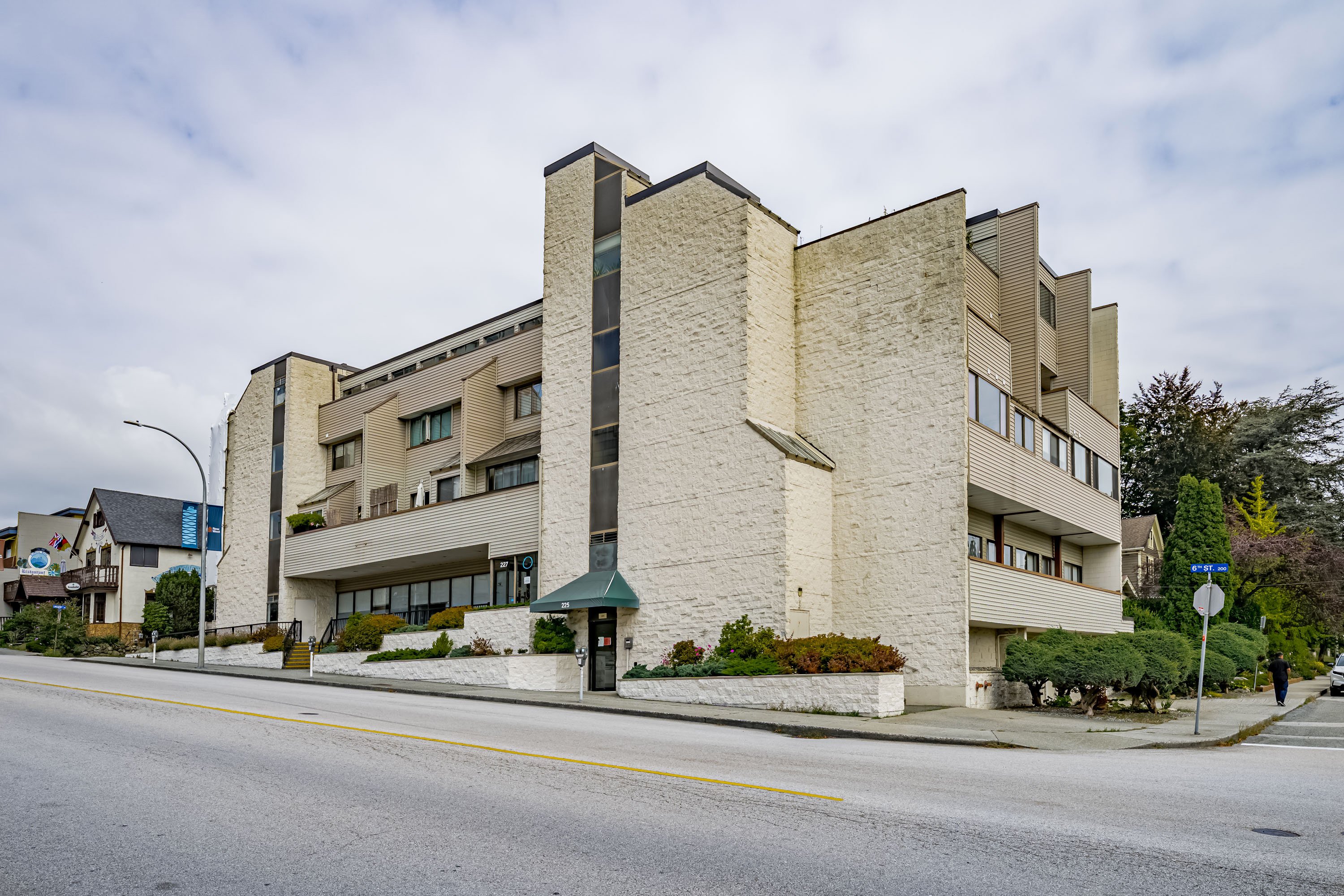 302 - 225 6 Street, New Westminster