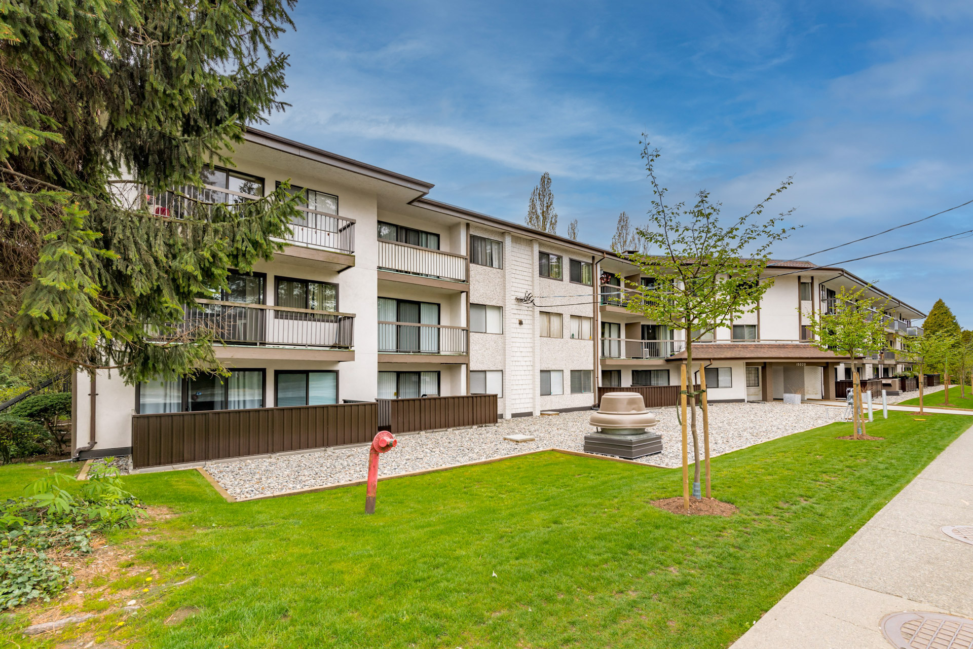 208 - 15020 North Bluff Road, White Rock