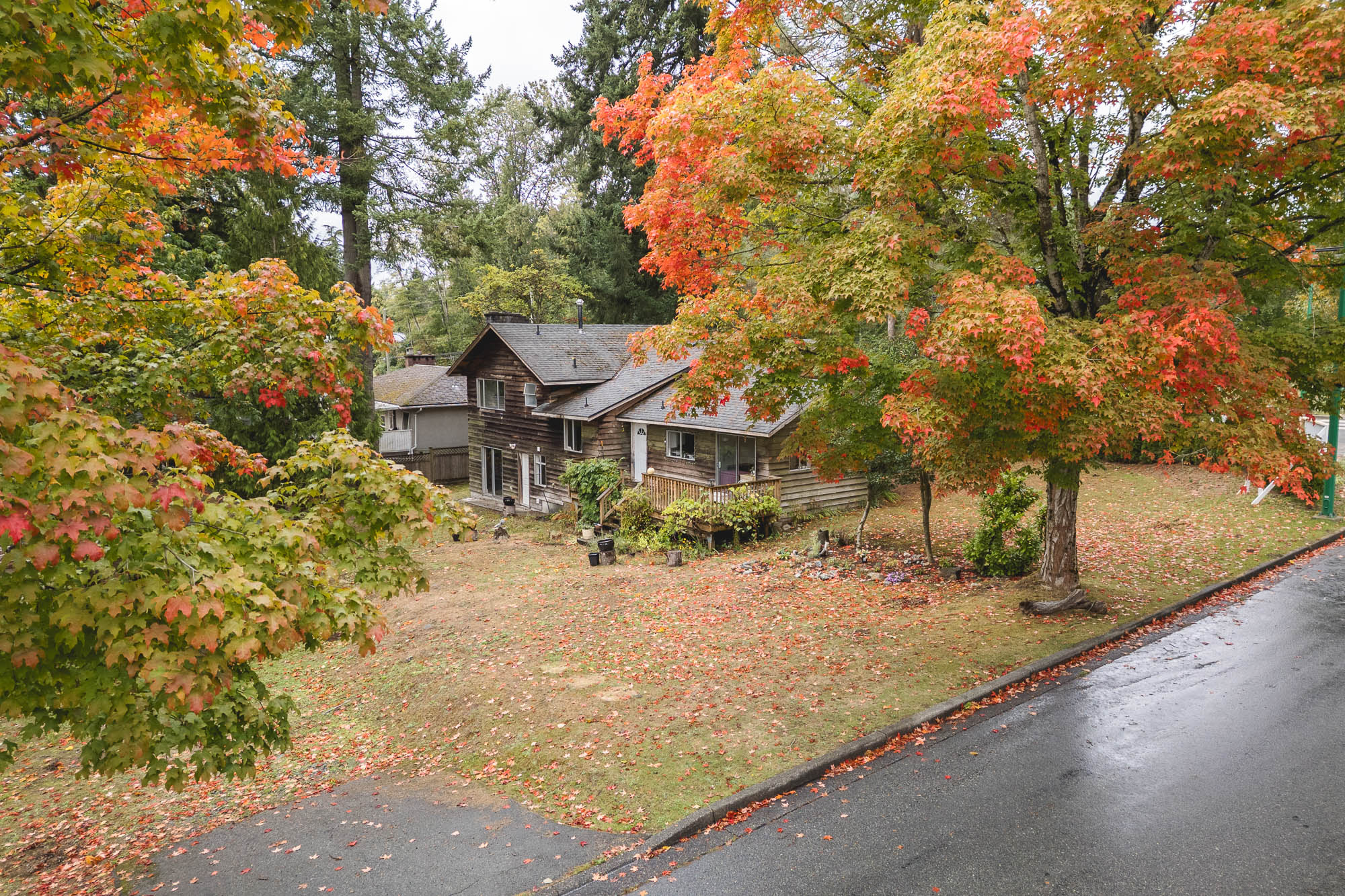 7492 Broadway, Burnaby