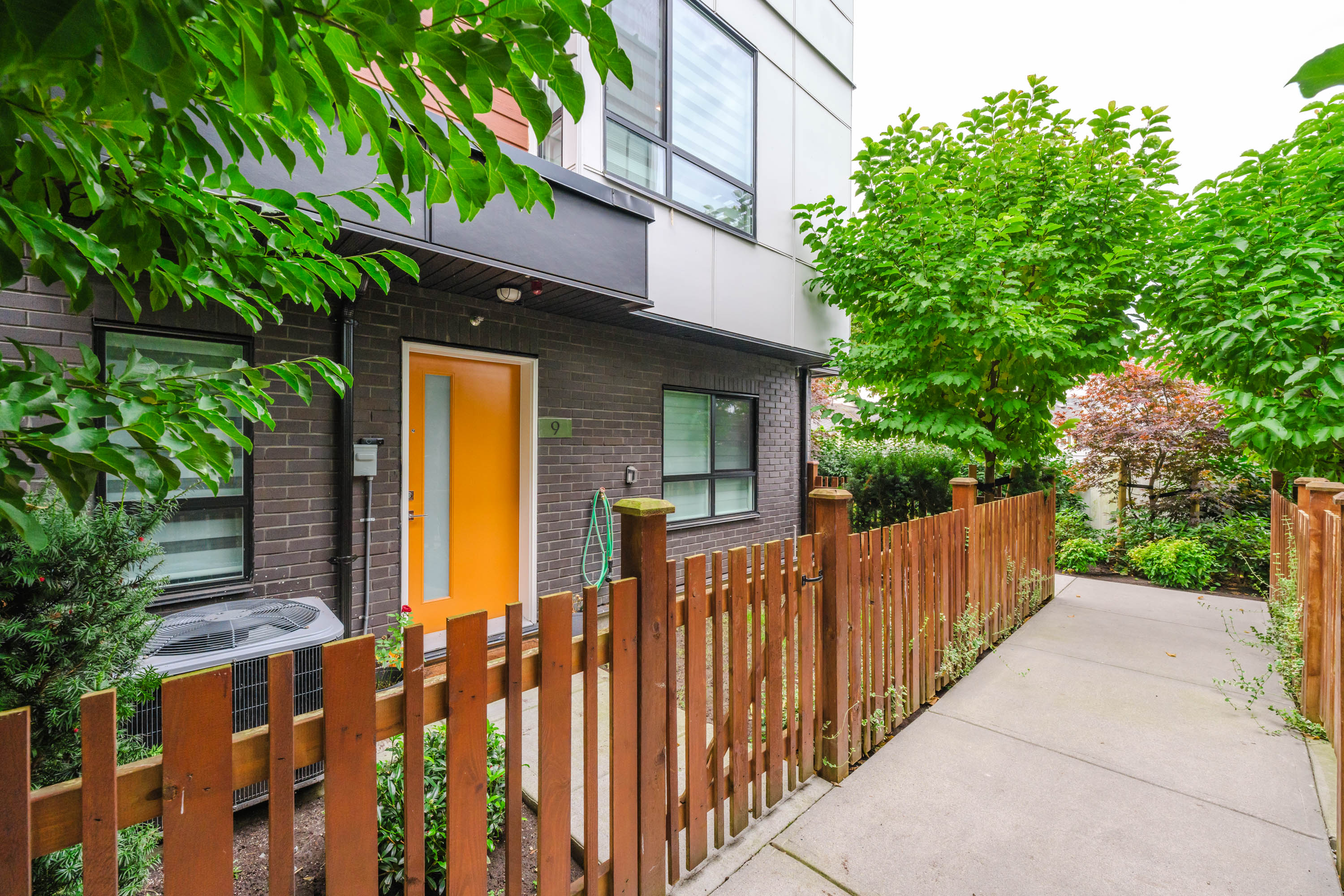 9 - 19749 55 Avenue, Langley