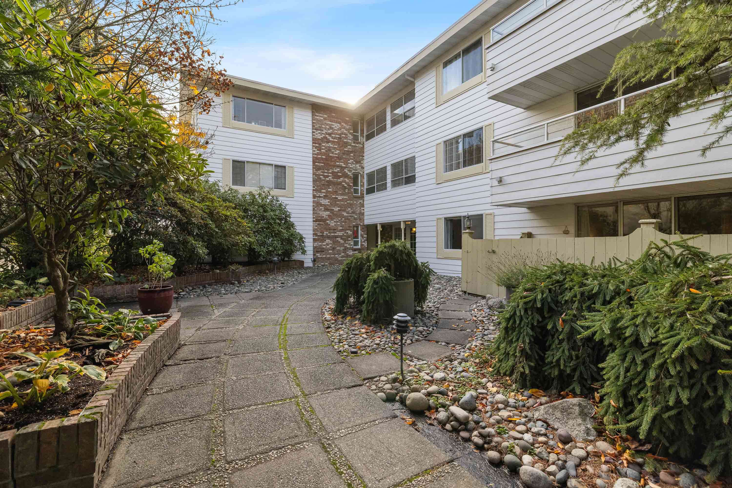 206 - 15010 Roper Avenue, White Rock