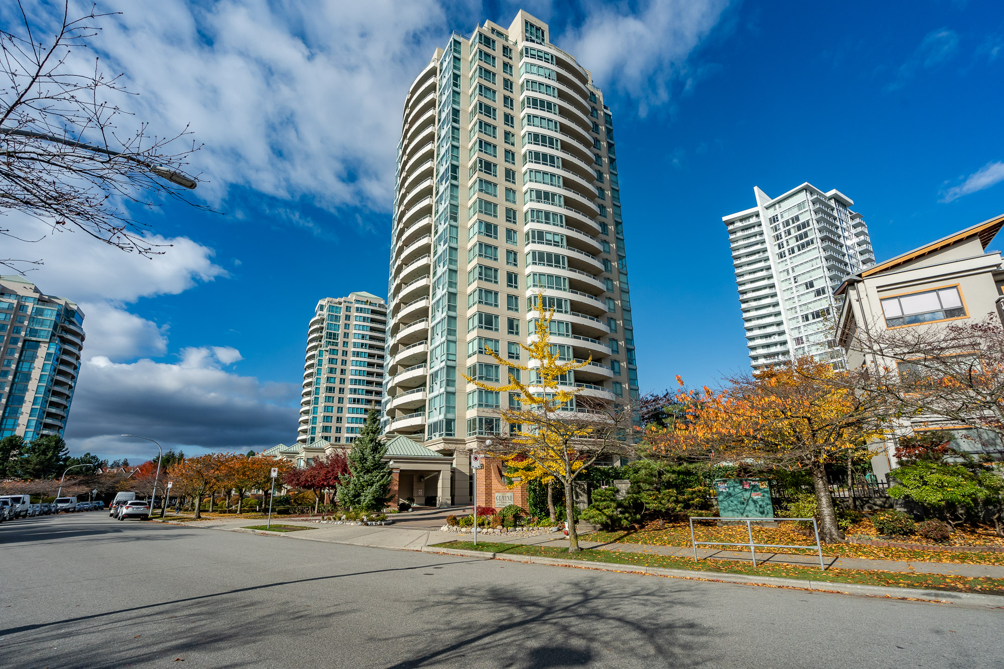 1704 - 6659 Southoaks Crescent, Burnaby