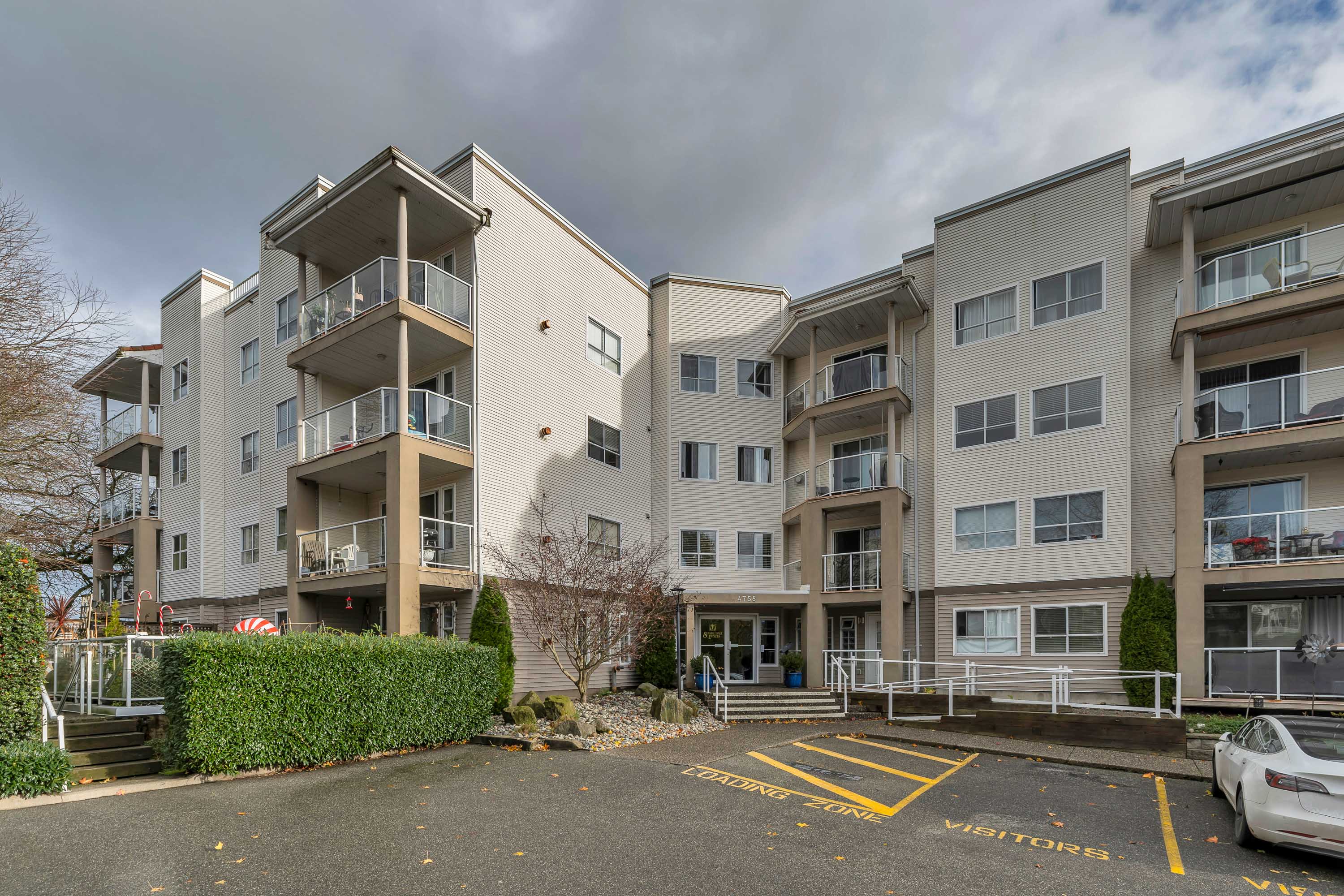 102 - 4758 53 Street, Delta