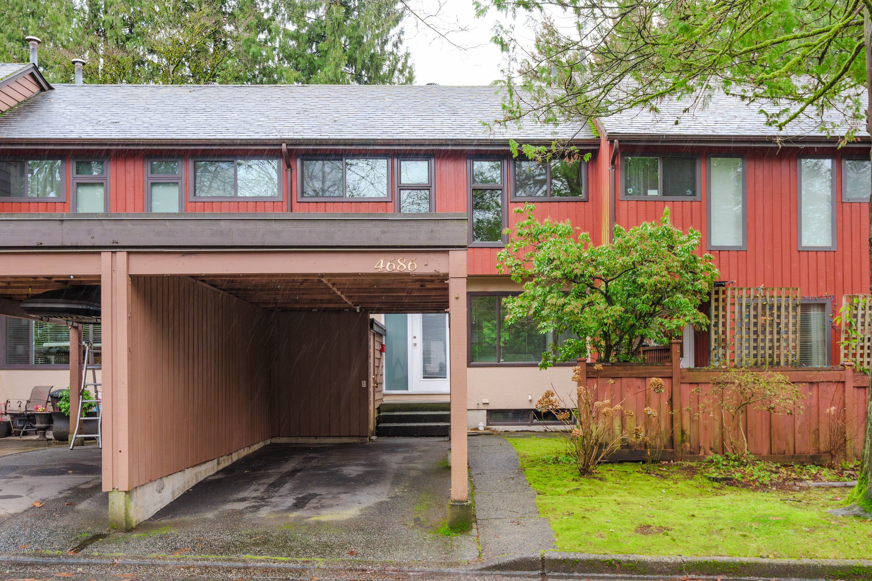 4686 Fernglen Place, Burnaby