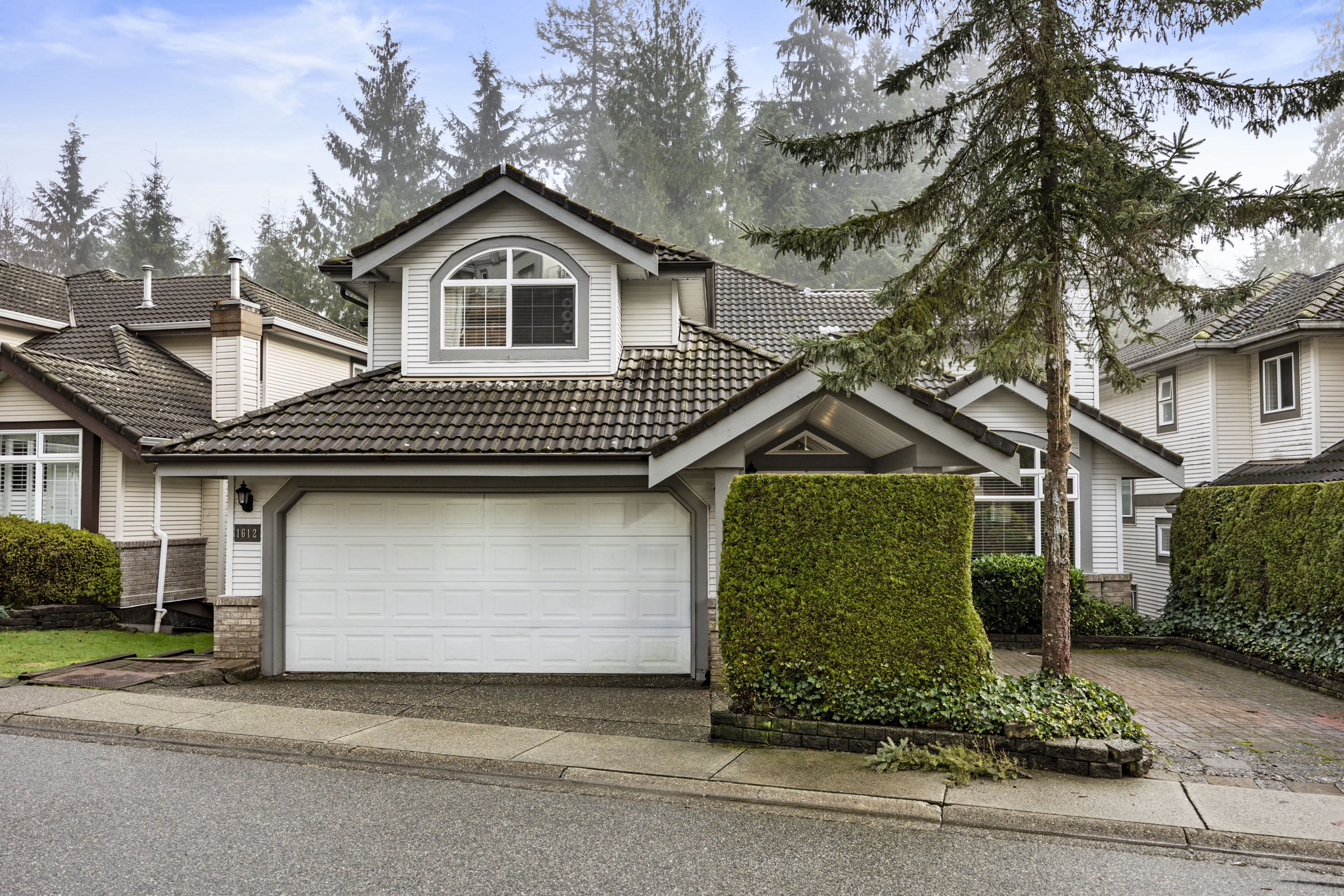 1612 Plateau Crescent, Coquitlam
