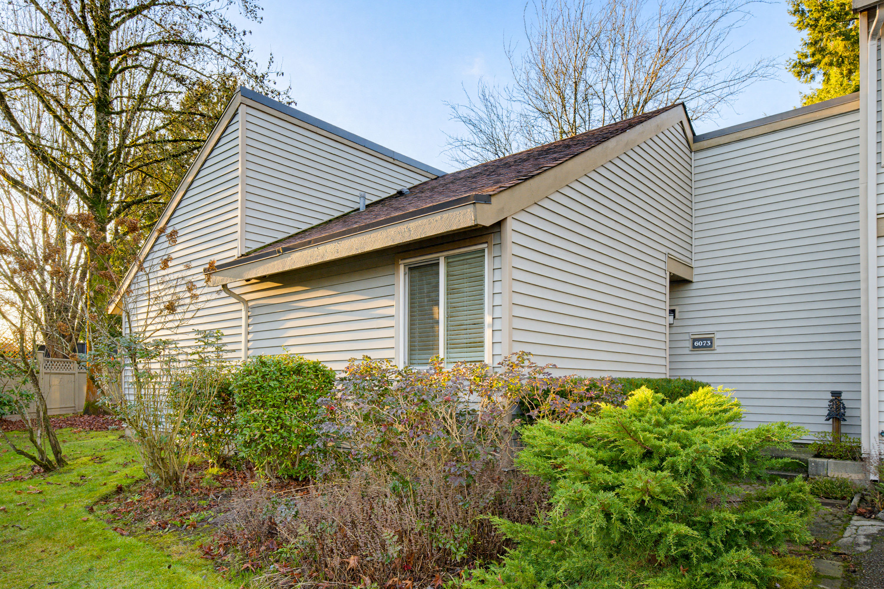 6073 E Greenside Drive, Surrey