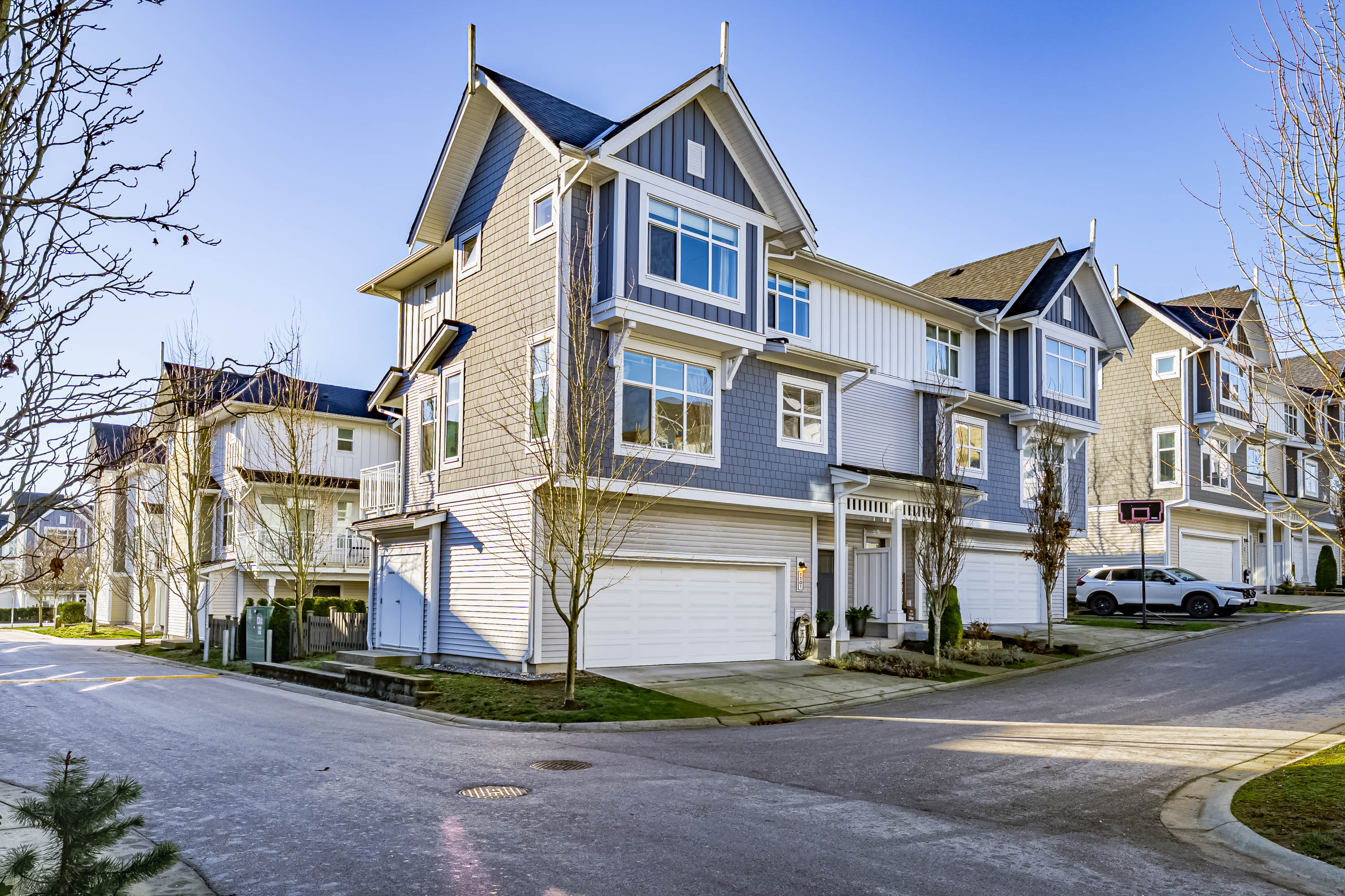1101 - 11295 Pazarena Place, Maple Ridge
