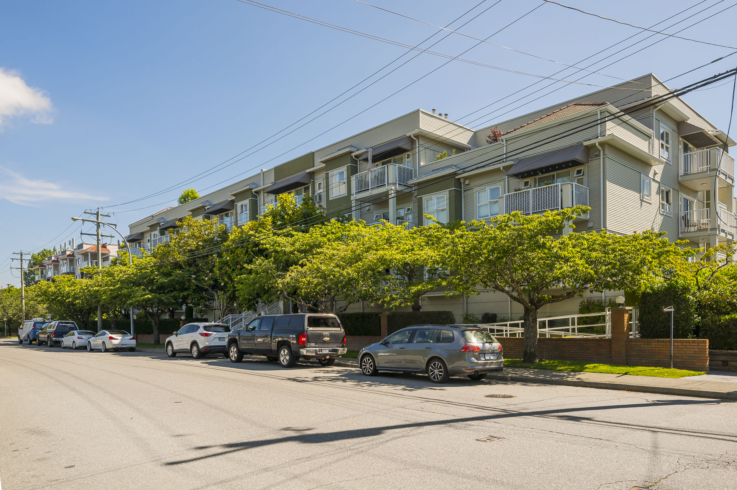 305 - 4728 53 Street, Delta