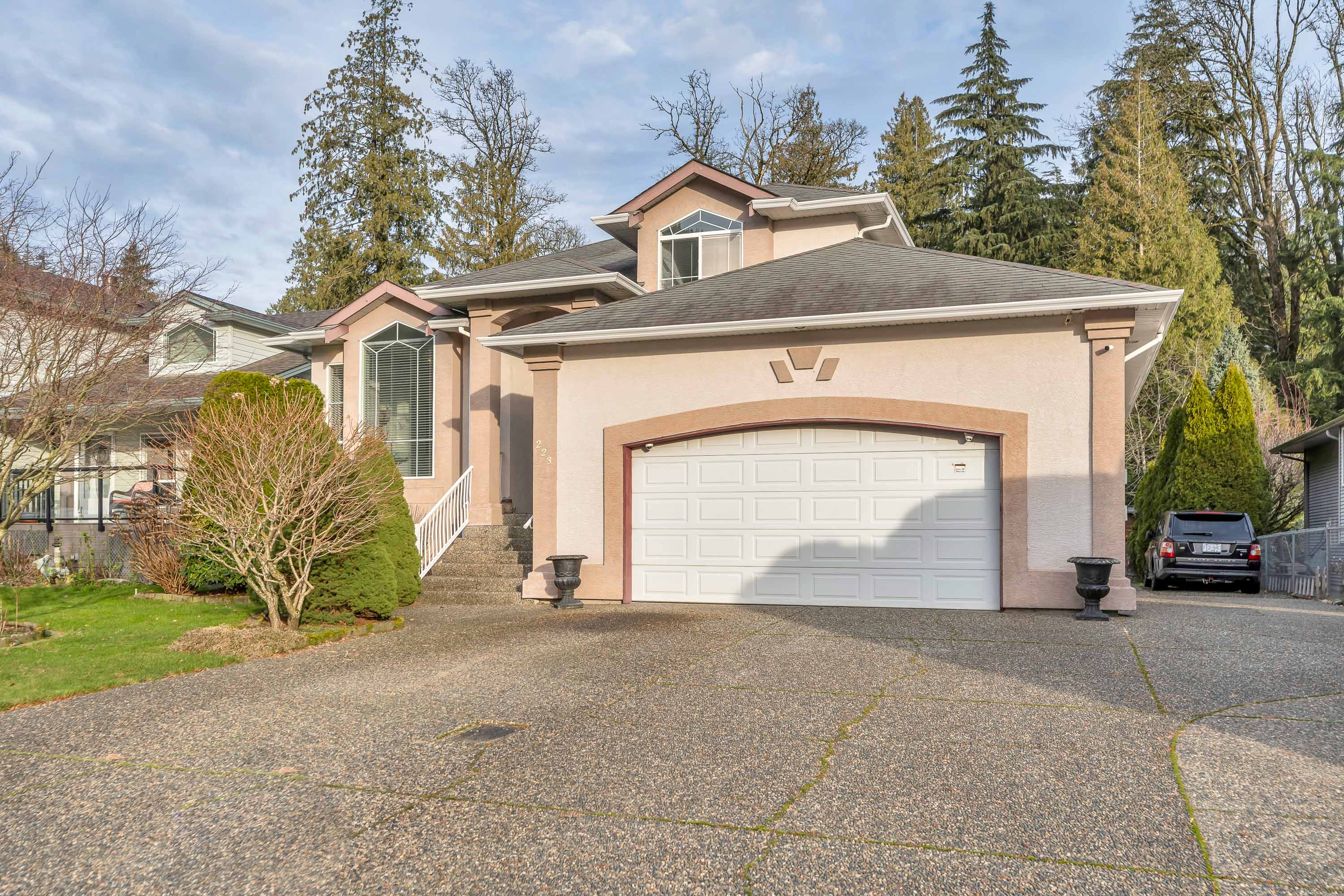 223 Balsam Avenue, Harrison Hot Springs