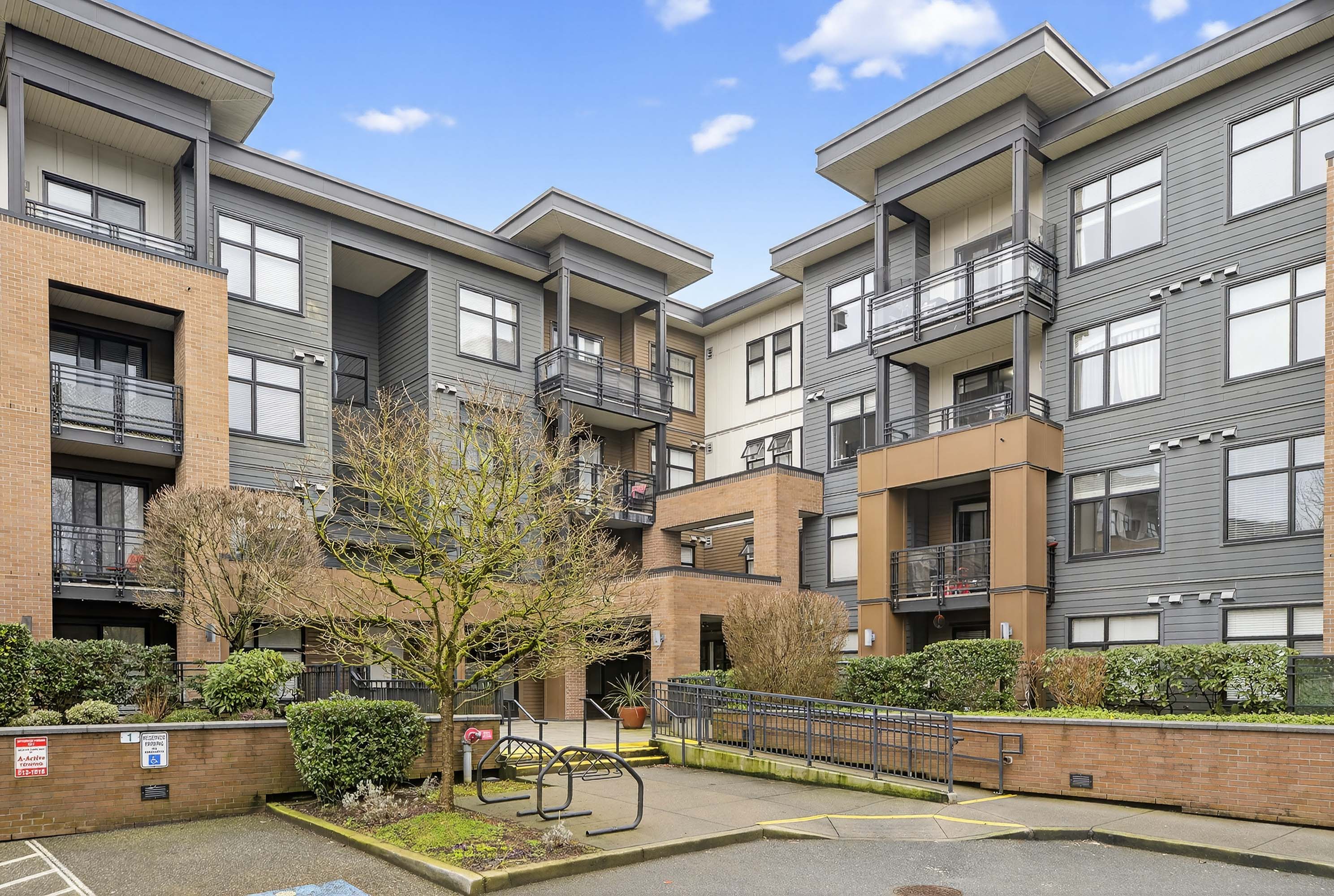 216 - 20068 Fraser Highway, Langley