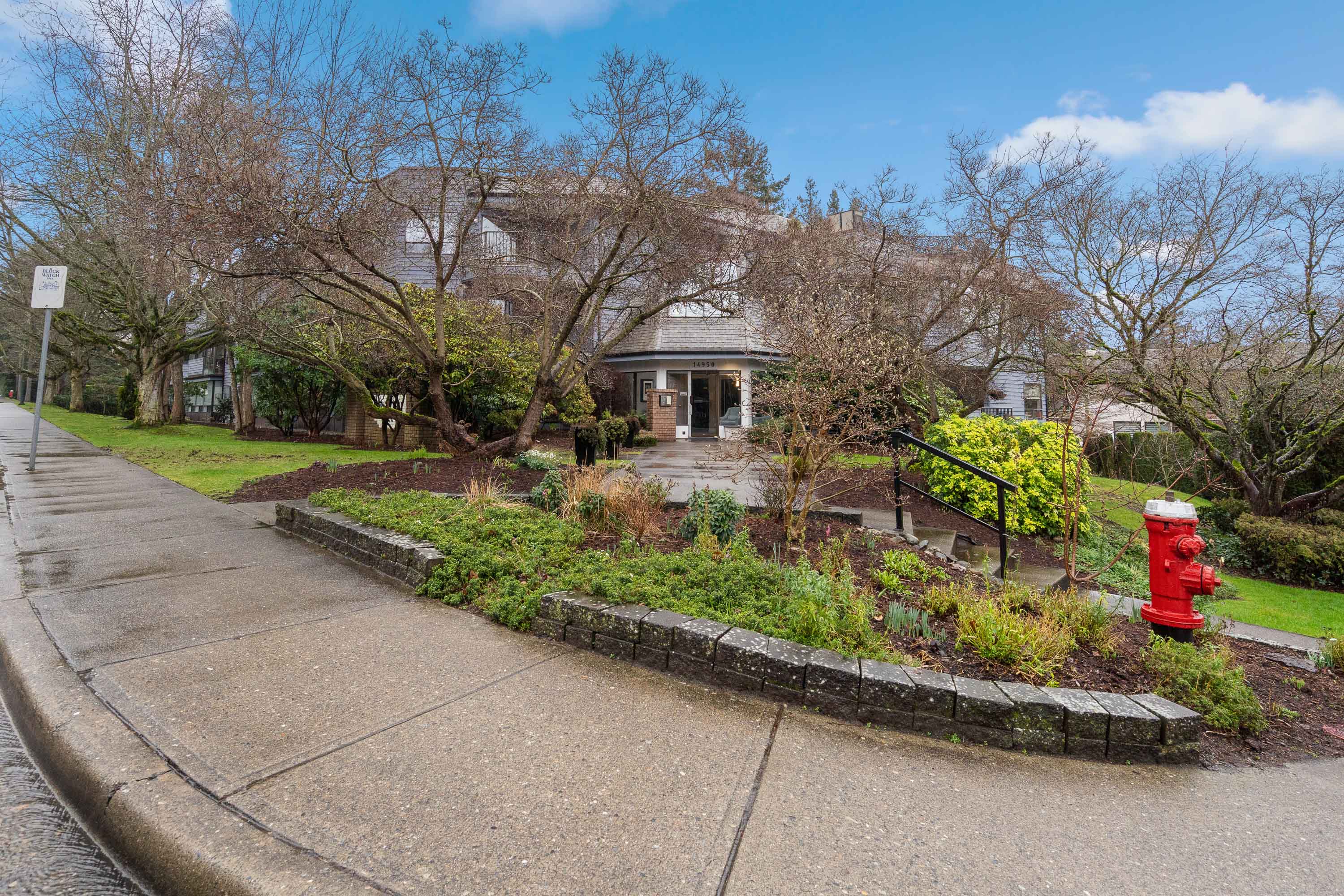 202 - 14950 Thrift Avenue, White Rock
