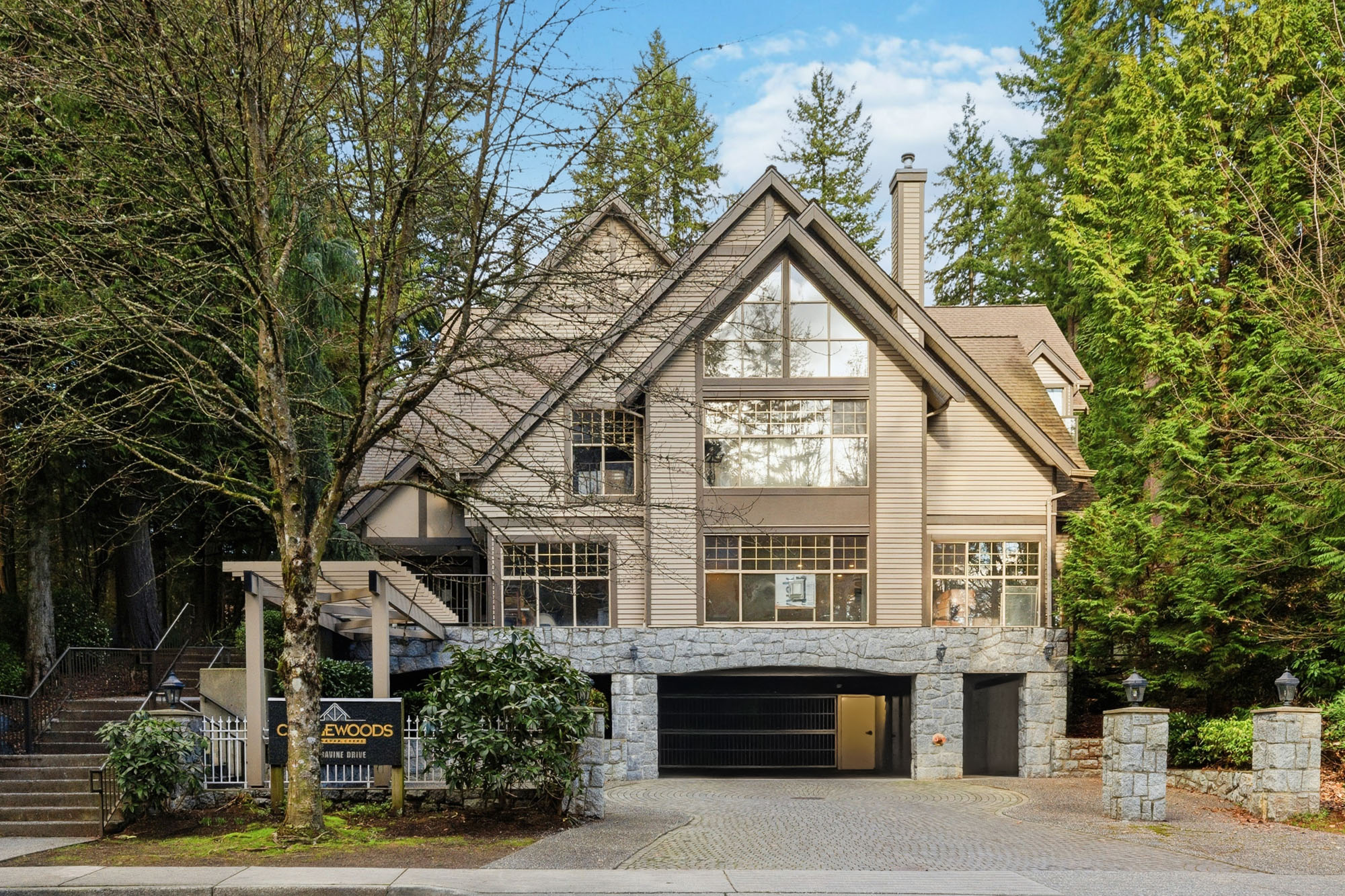 201 - 180 Ravine Drive, Port Moody