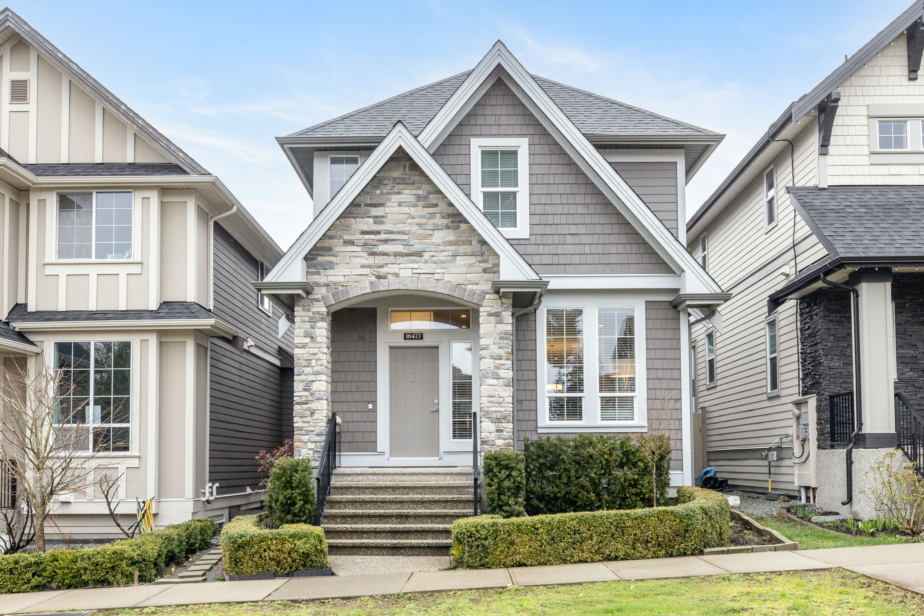 16477 21 Avenue, Surrey