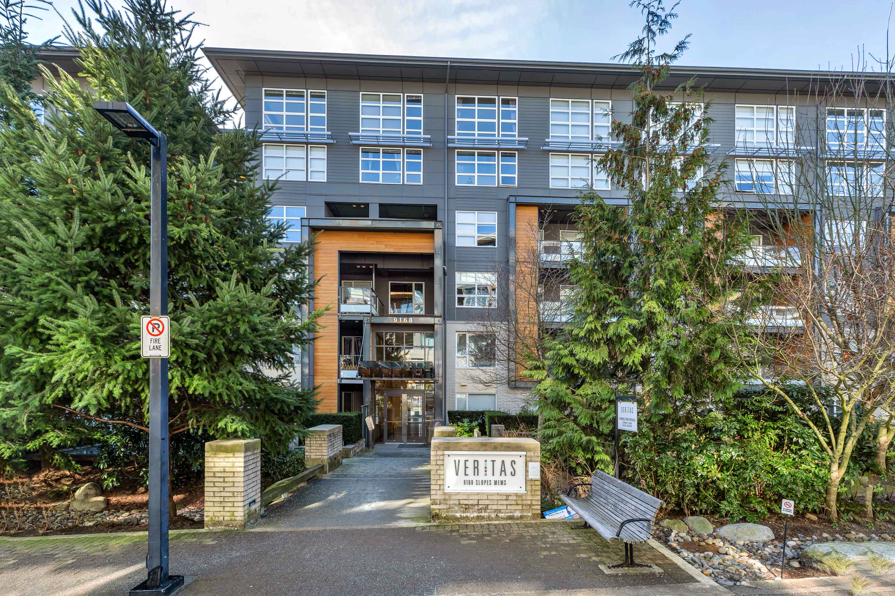 316 - 9168 Slopes Mews, Burnaby