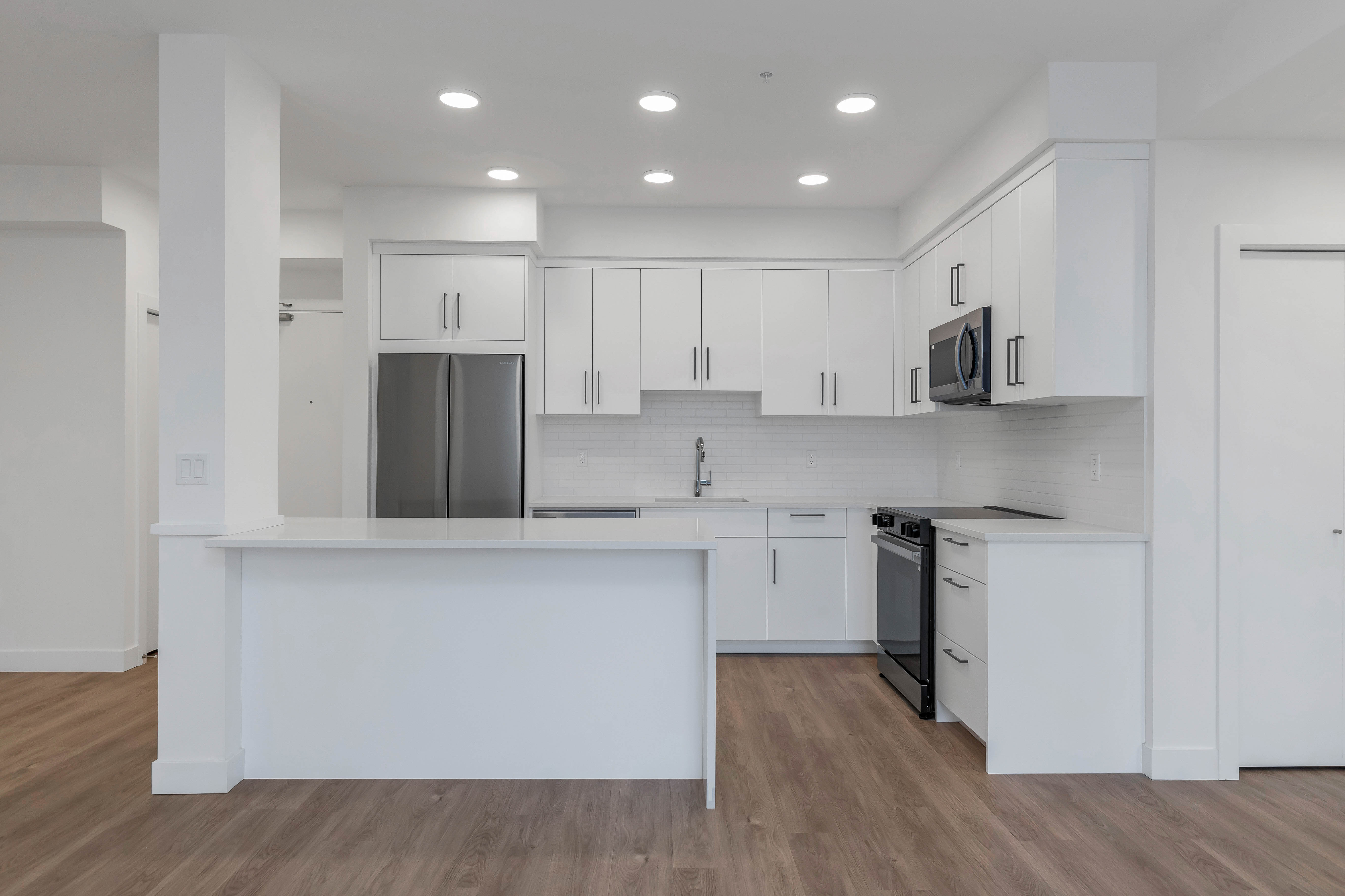 512 - 33816 South Fraser Way, Abbotsford
