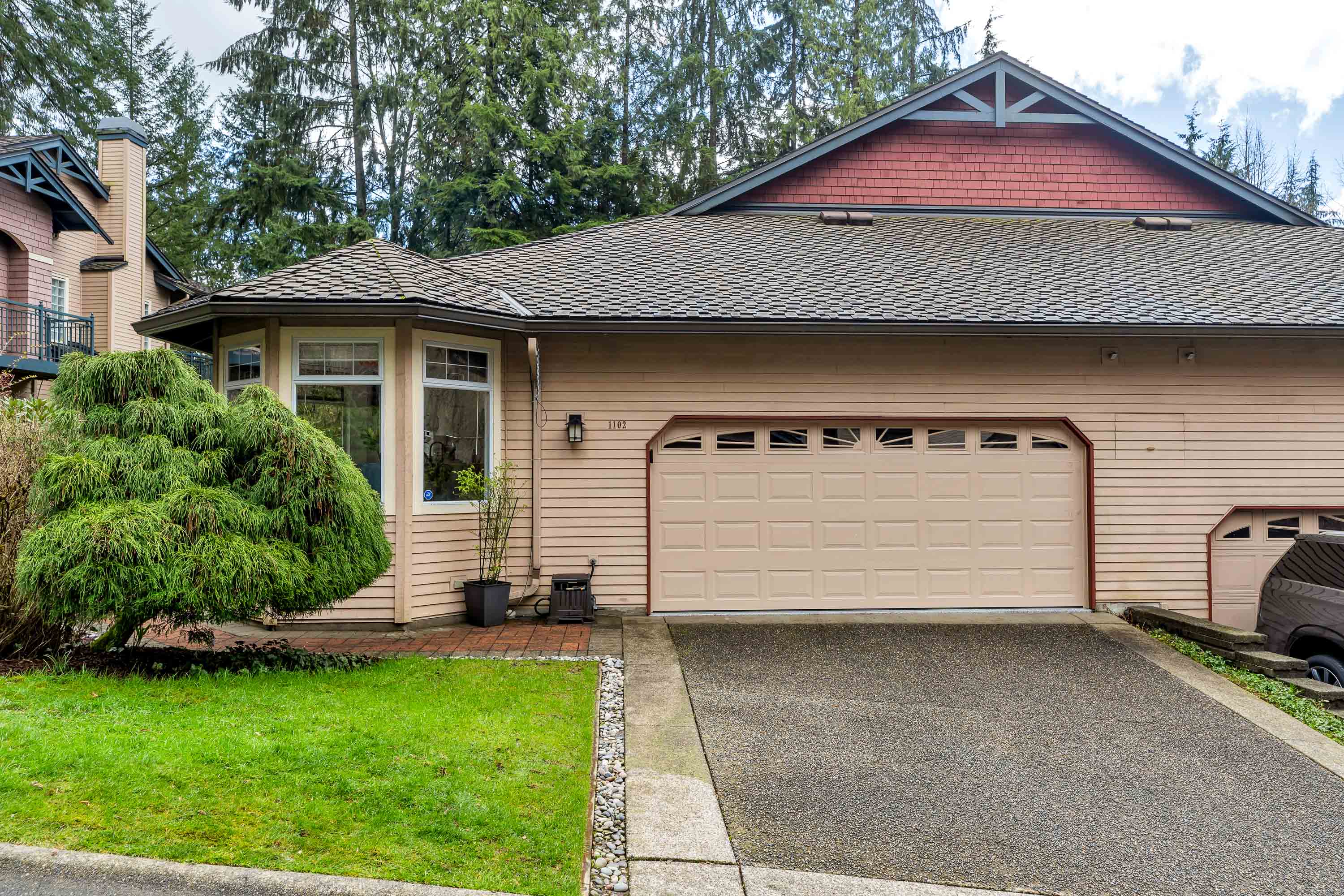 1102 Strathaven Drive, North Vancouver