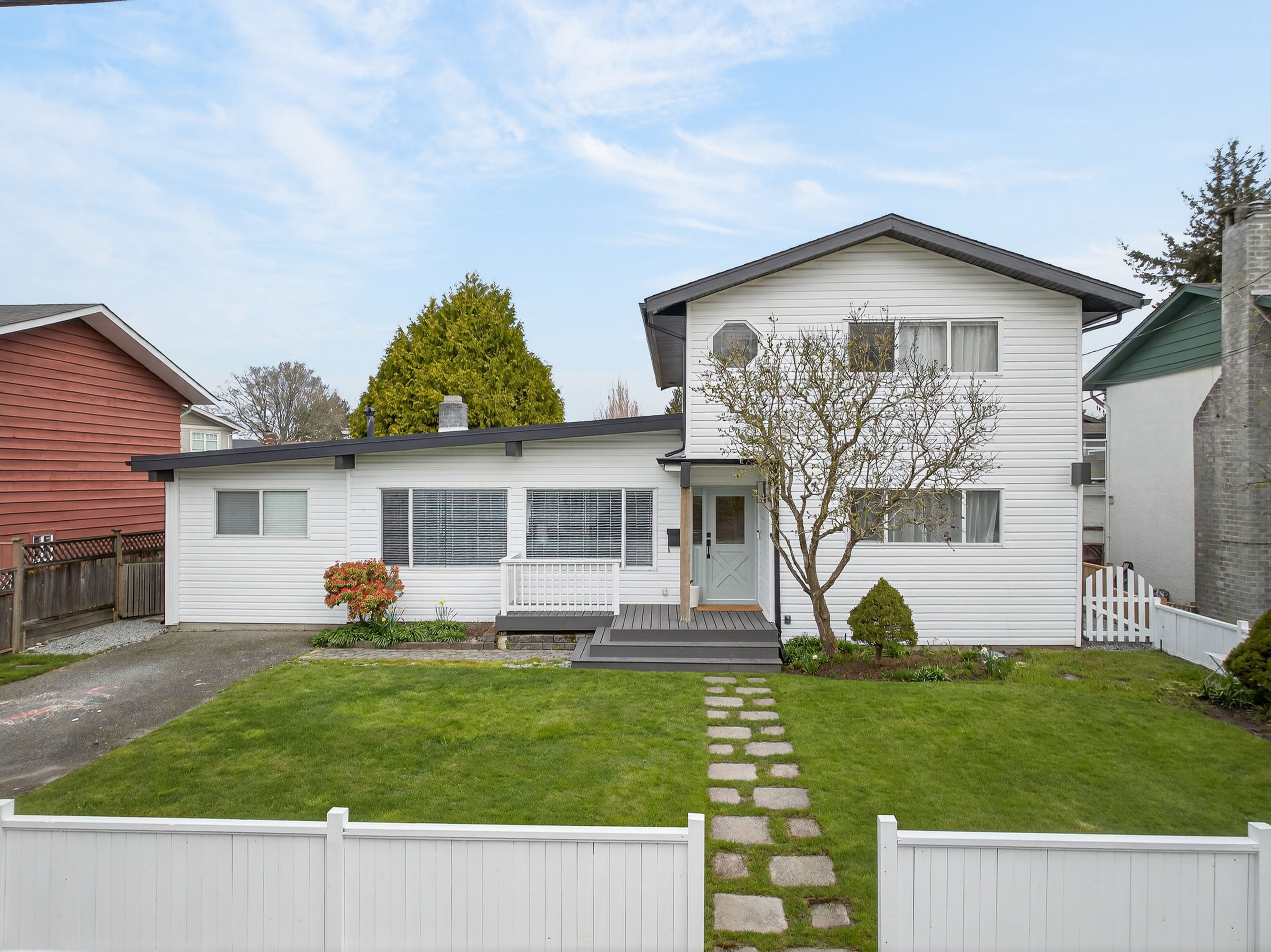 5475 45 Avenue, Delta