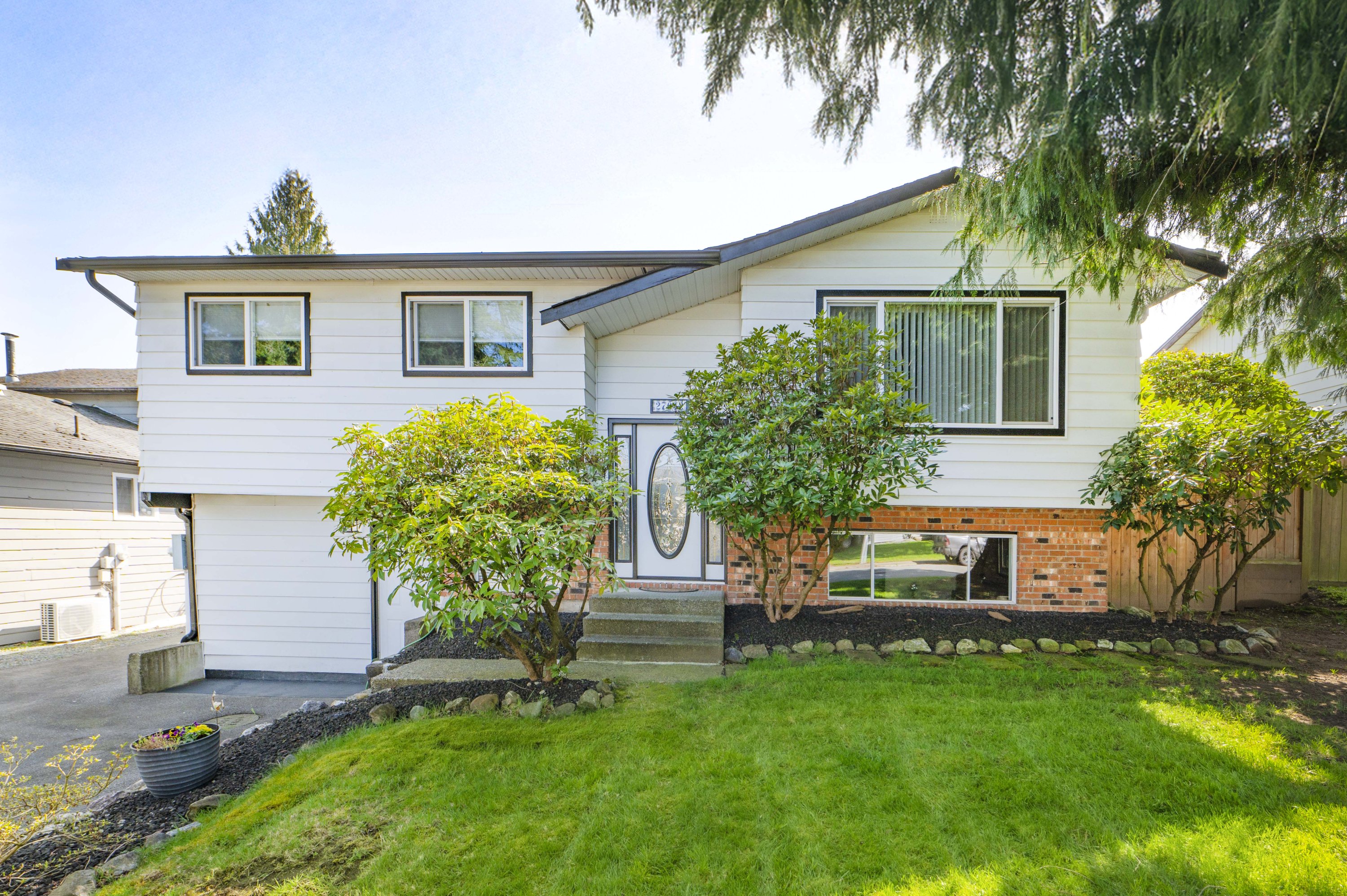 27052 34A Avenue, Langley