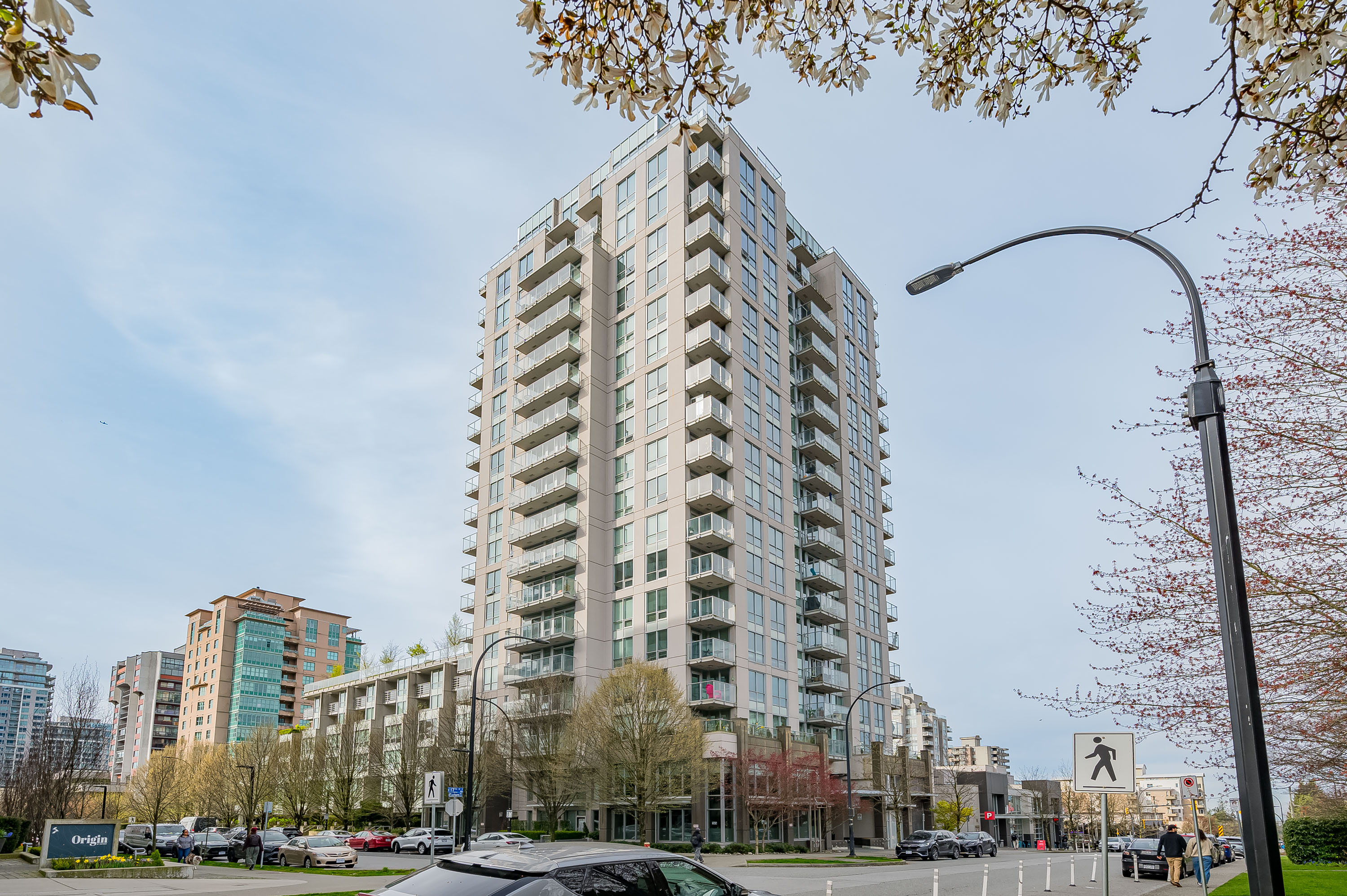 319 - 135 E 17th Street, North Vancouver