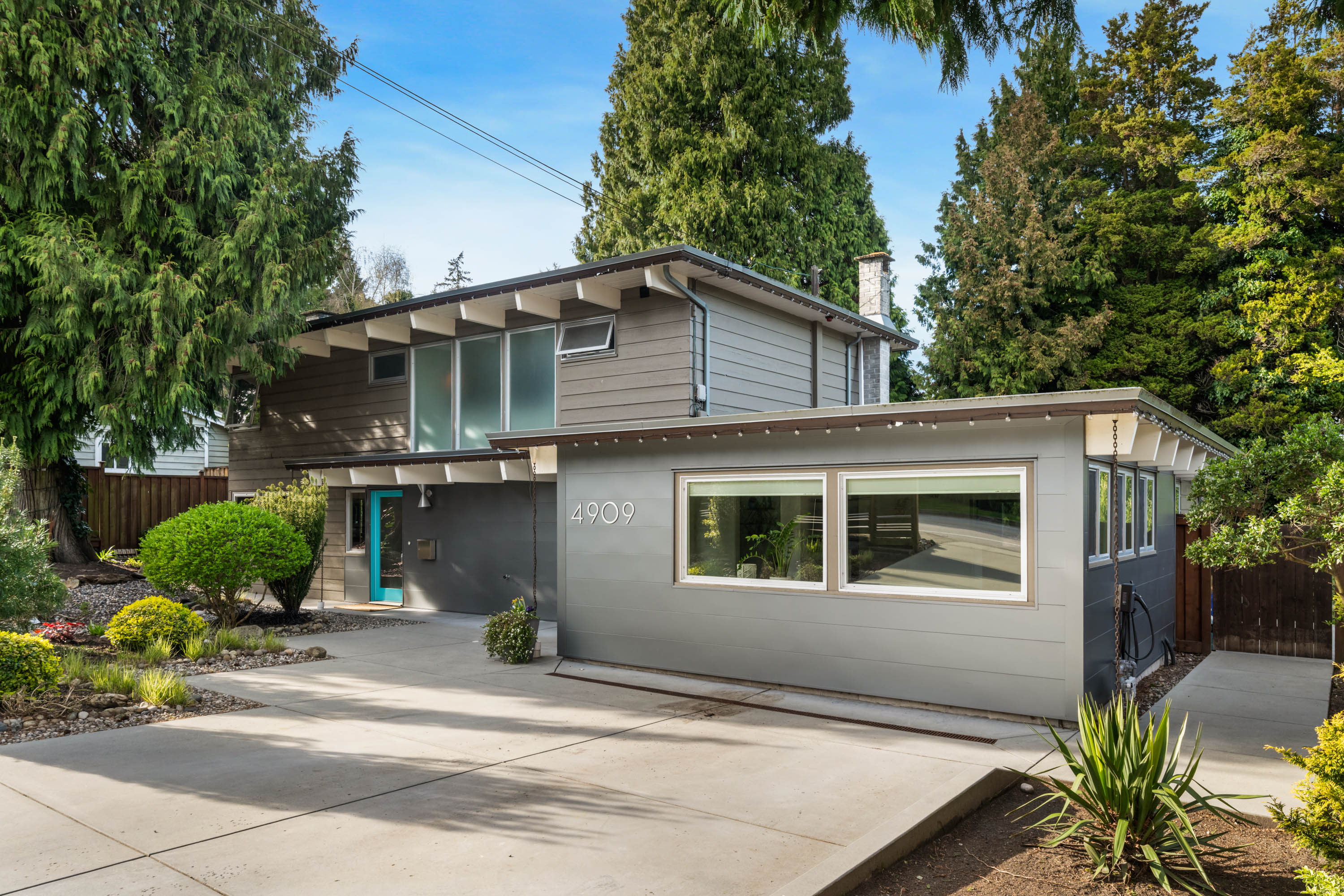 4909 8A Avenue, Delta