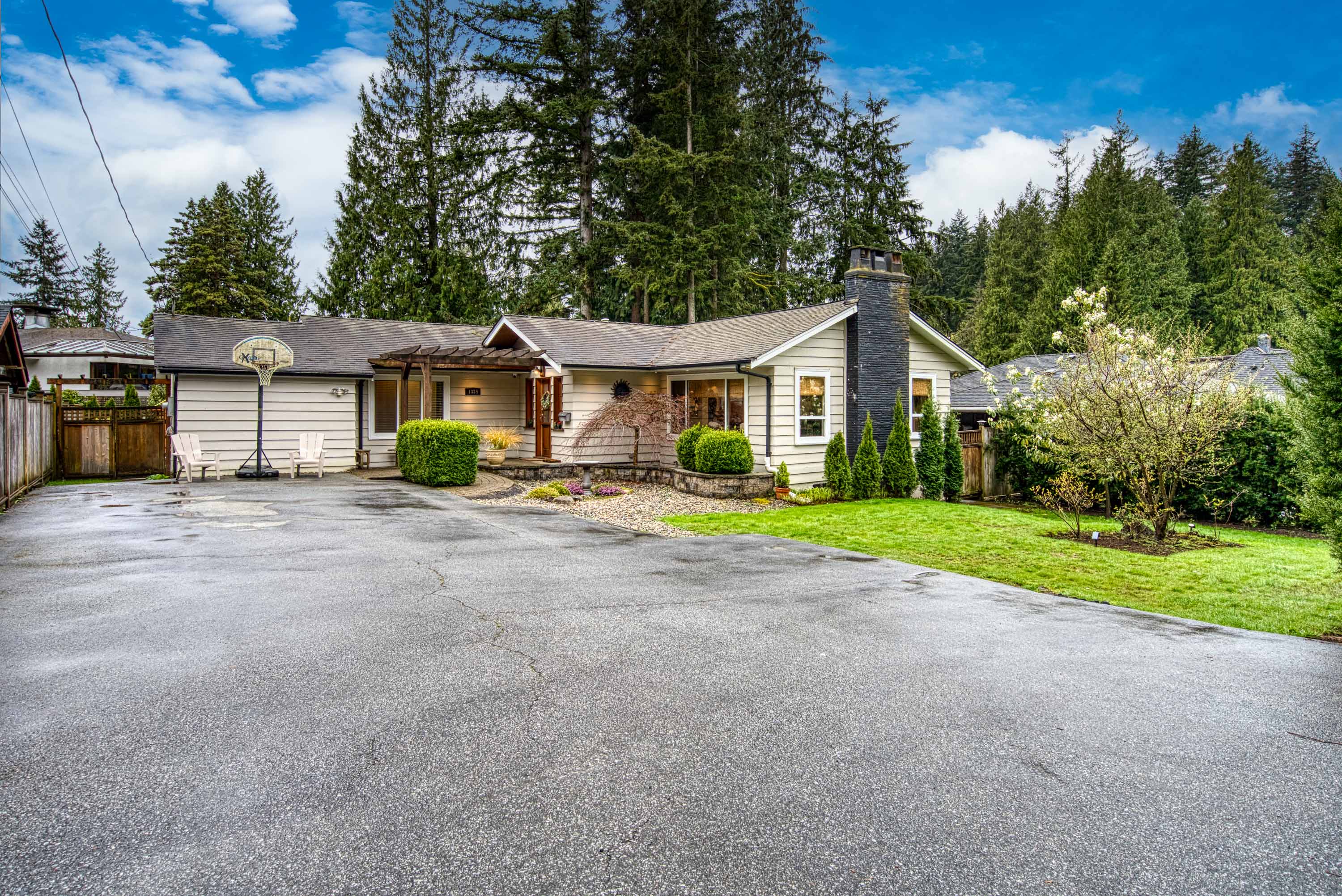 1335 Ridgewood Drive, North Vancouver