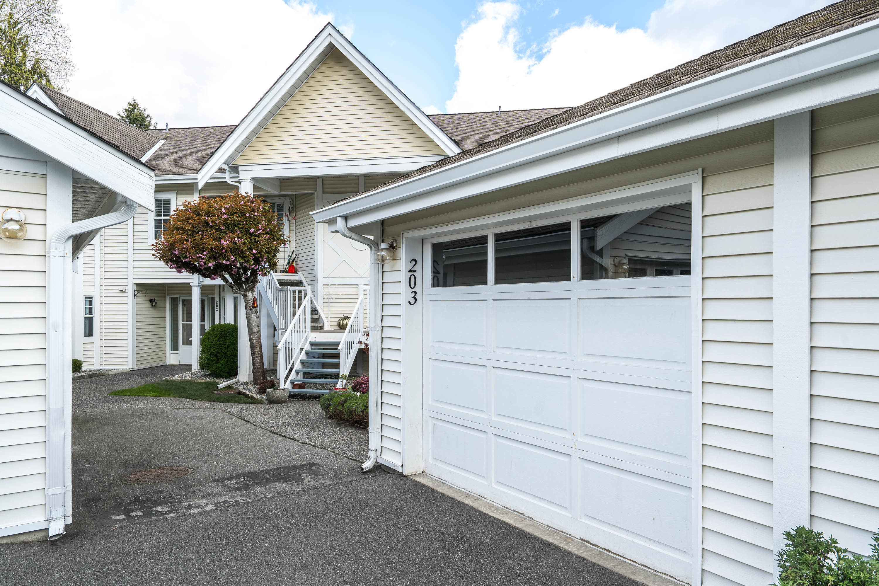 203 - 9109 154 Street, Surrey