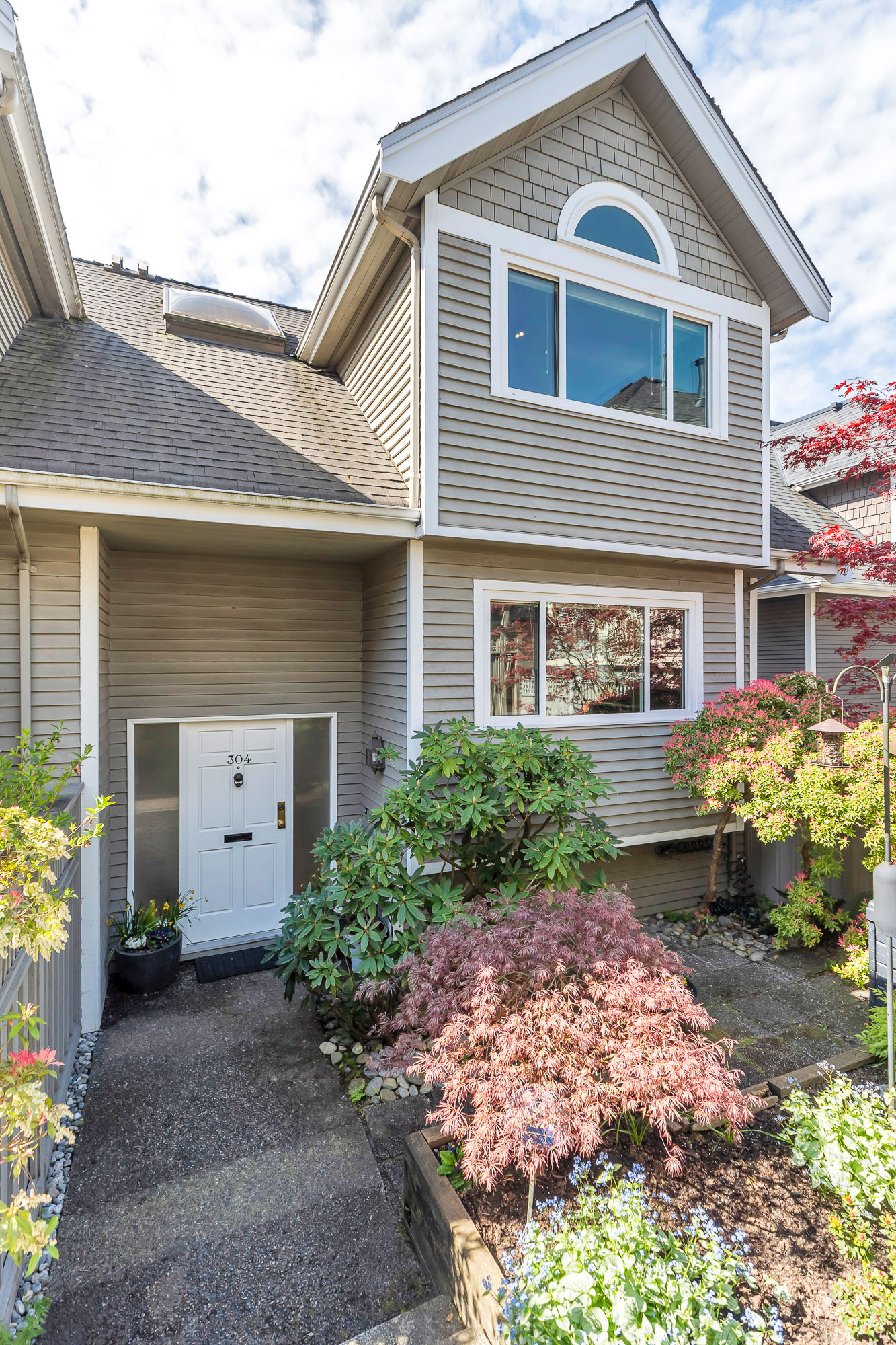 304 - 223 Keith Road East, North Vancouver