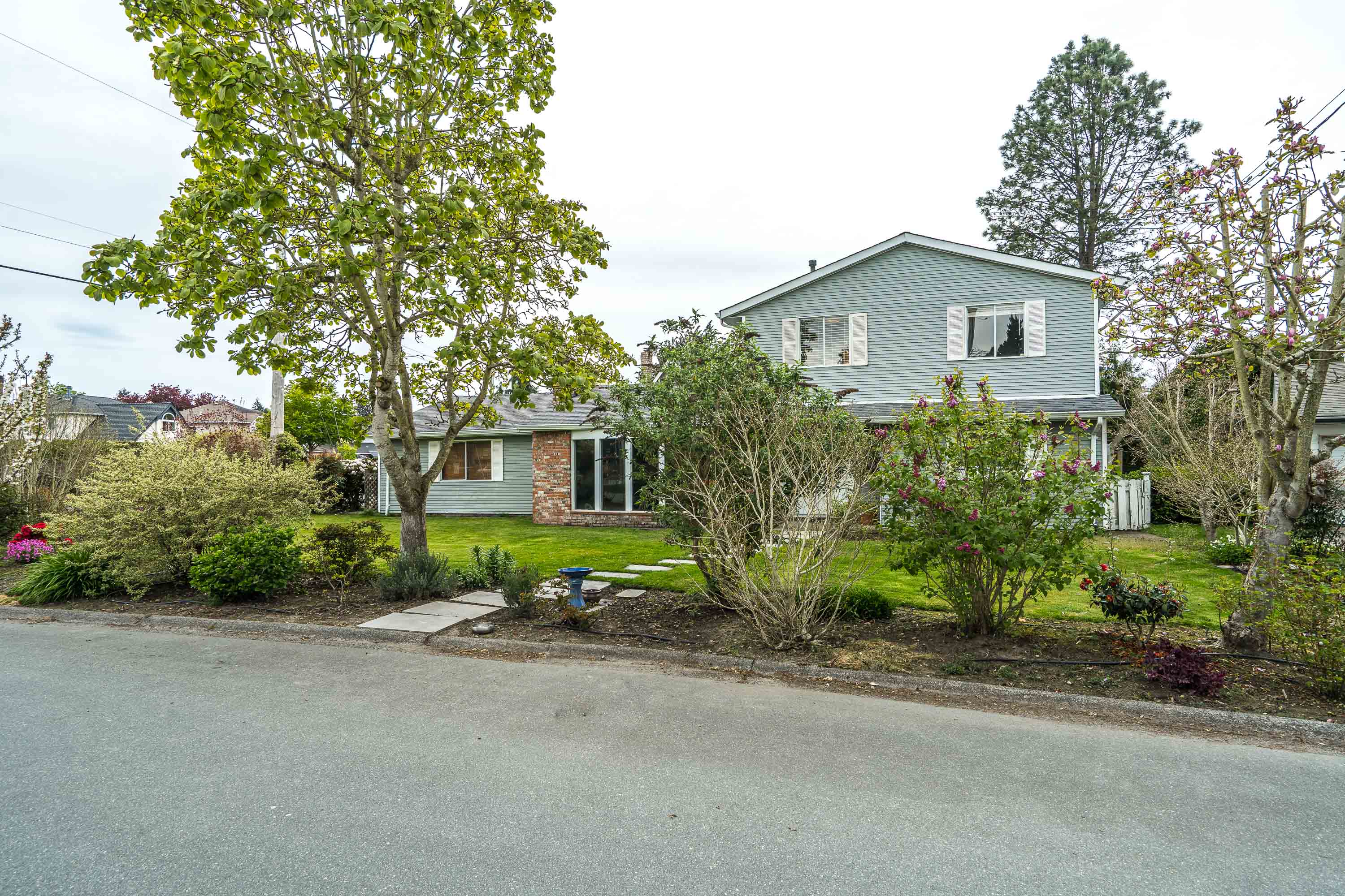 5463 50 Avenue, Delta