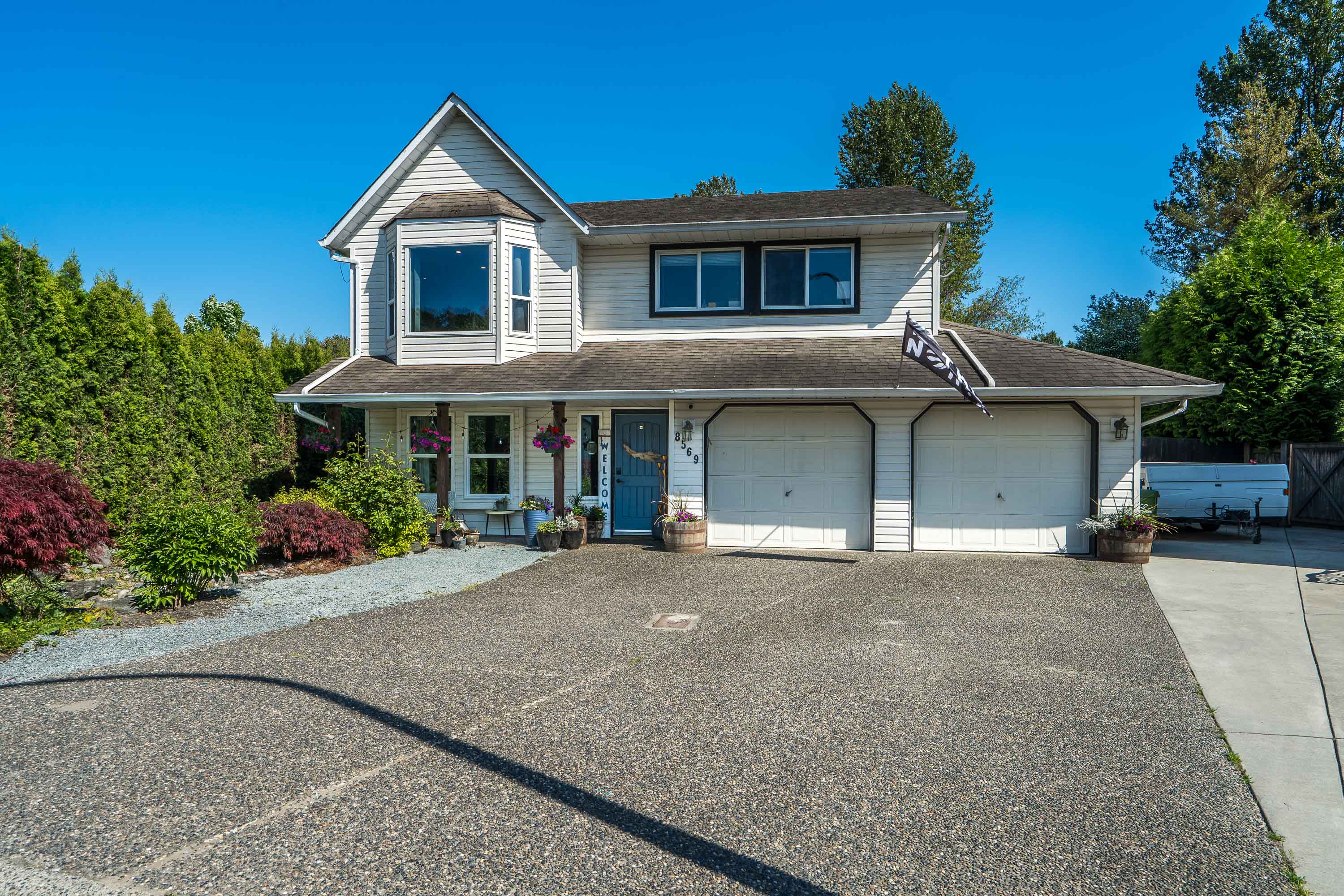 8569 McKee Place, Chilliwack