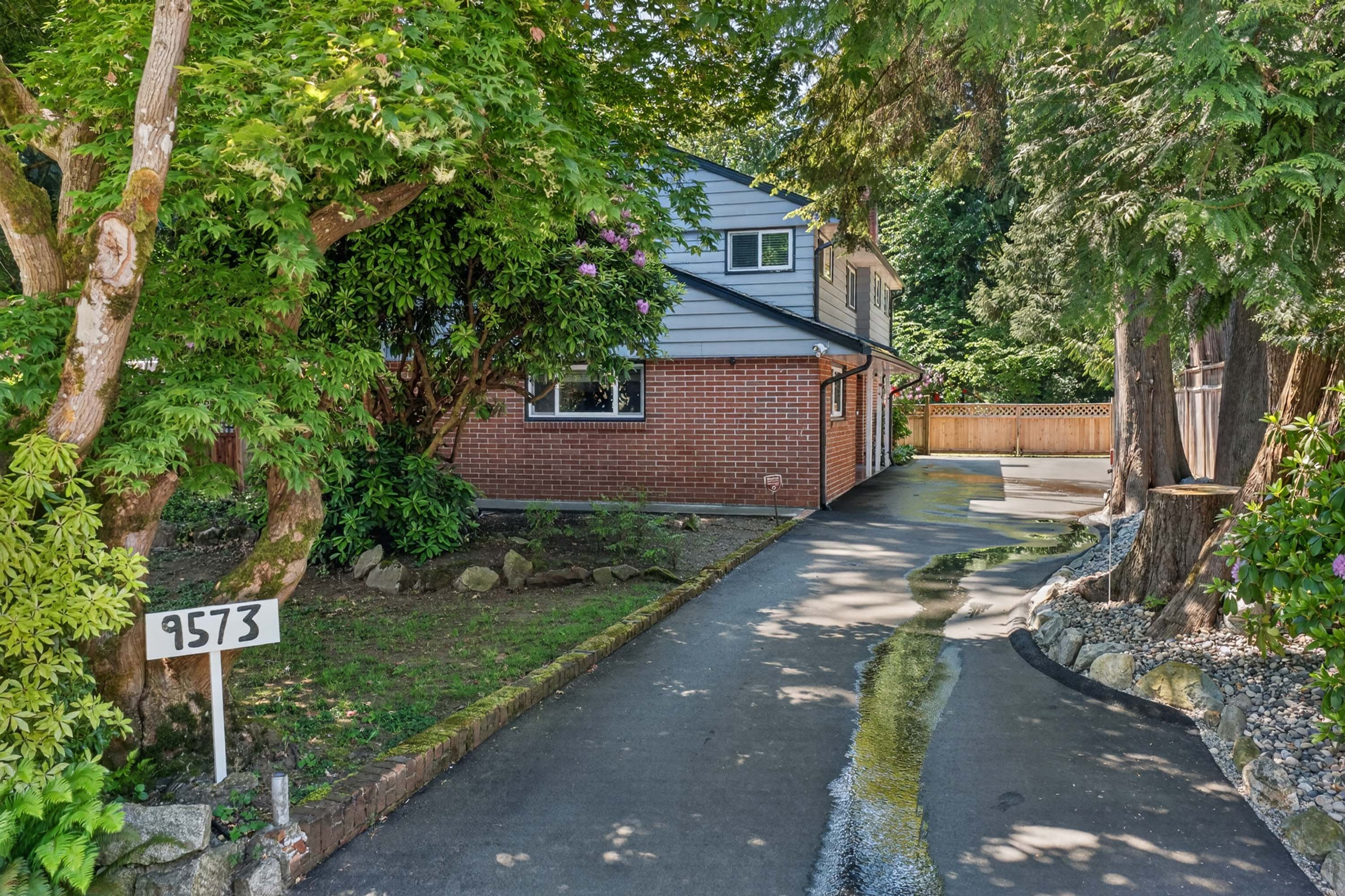 9573 139 Street, Surrey