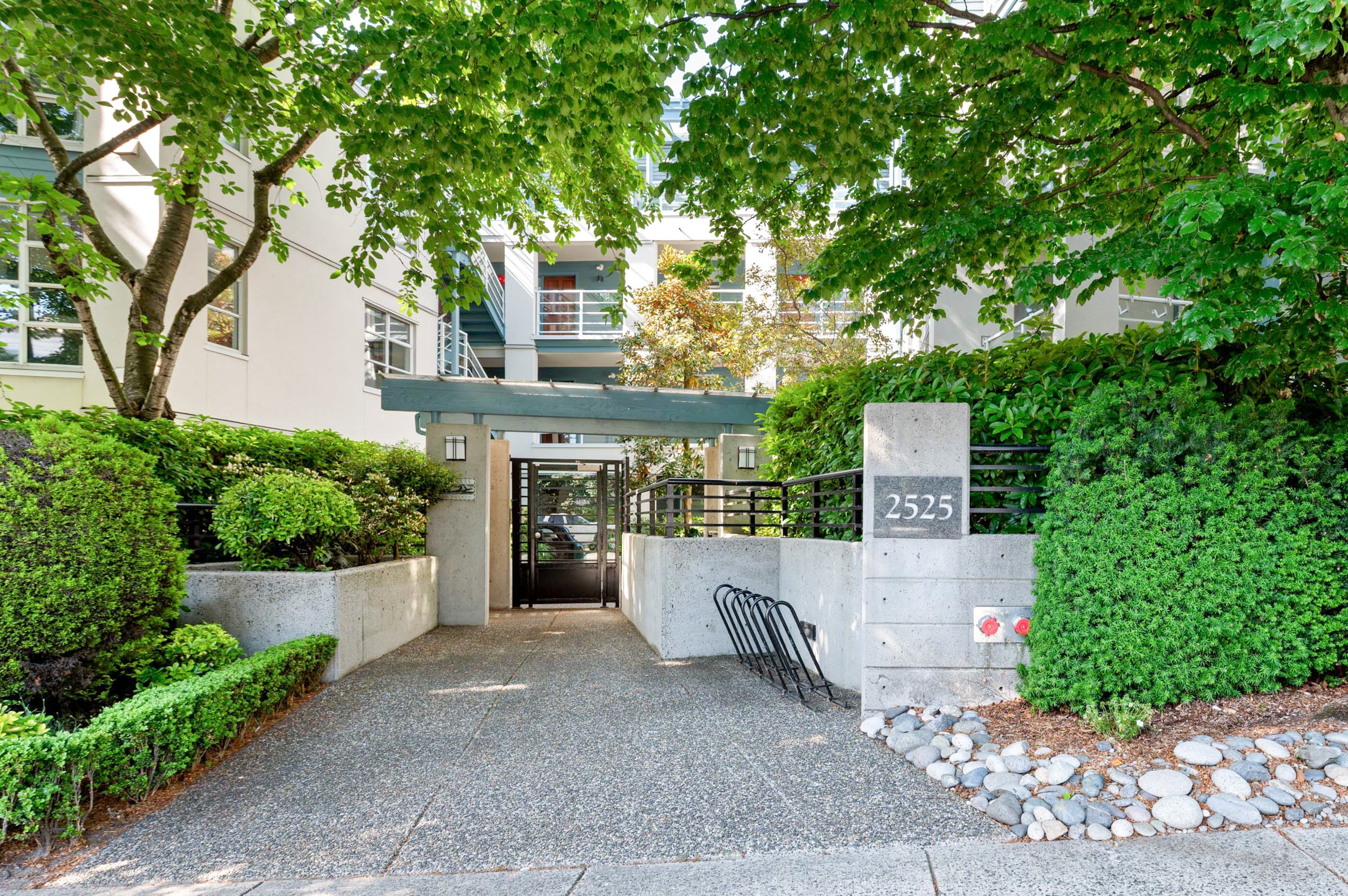 304 - 2525 W 4th Avenue, Vancouver