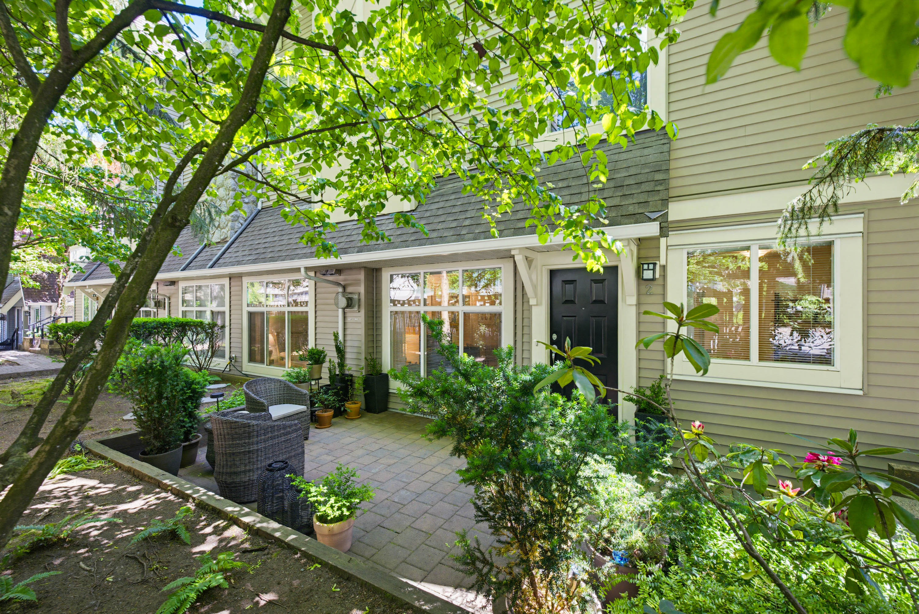 2 - 1071 Lynn Valley Road, North Vancouver