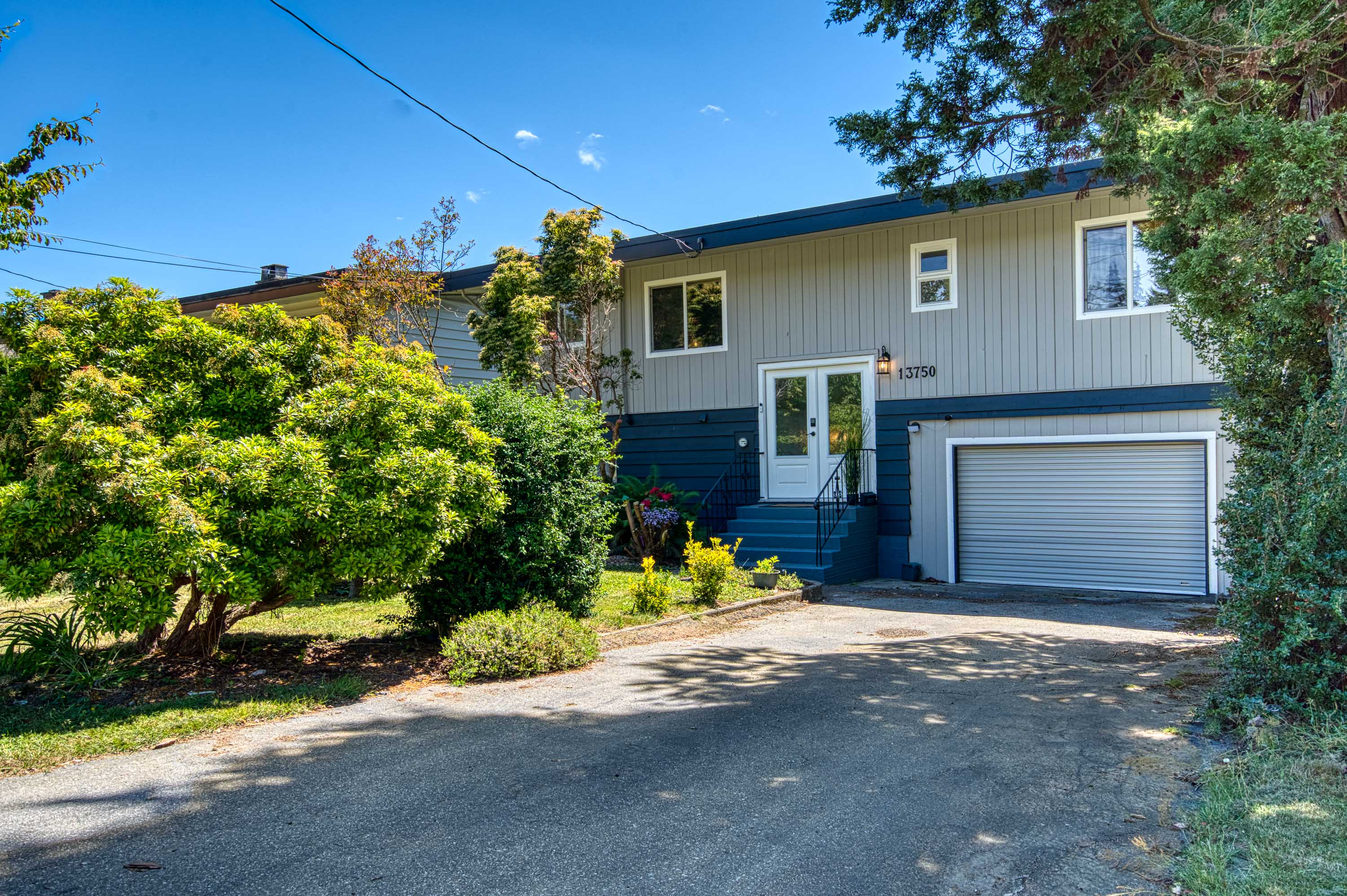 13750 Blackburn Avenue, White Rock