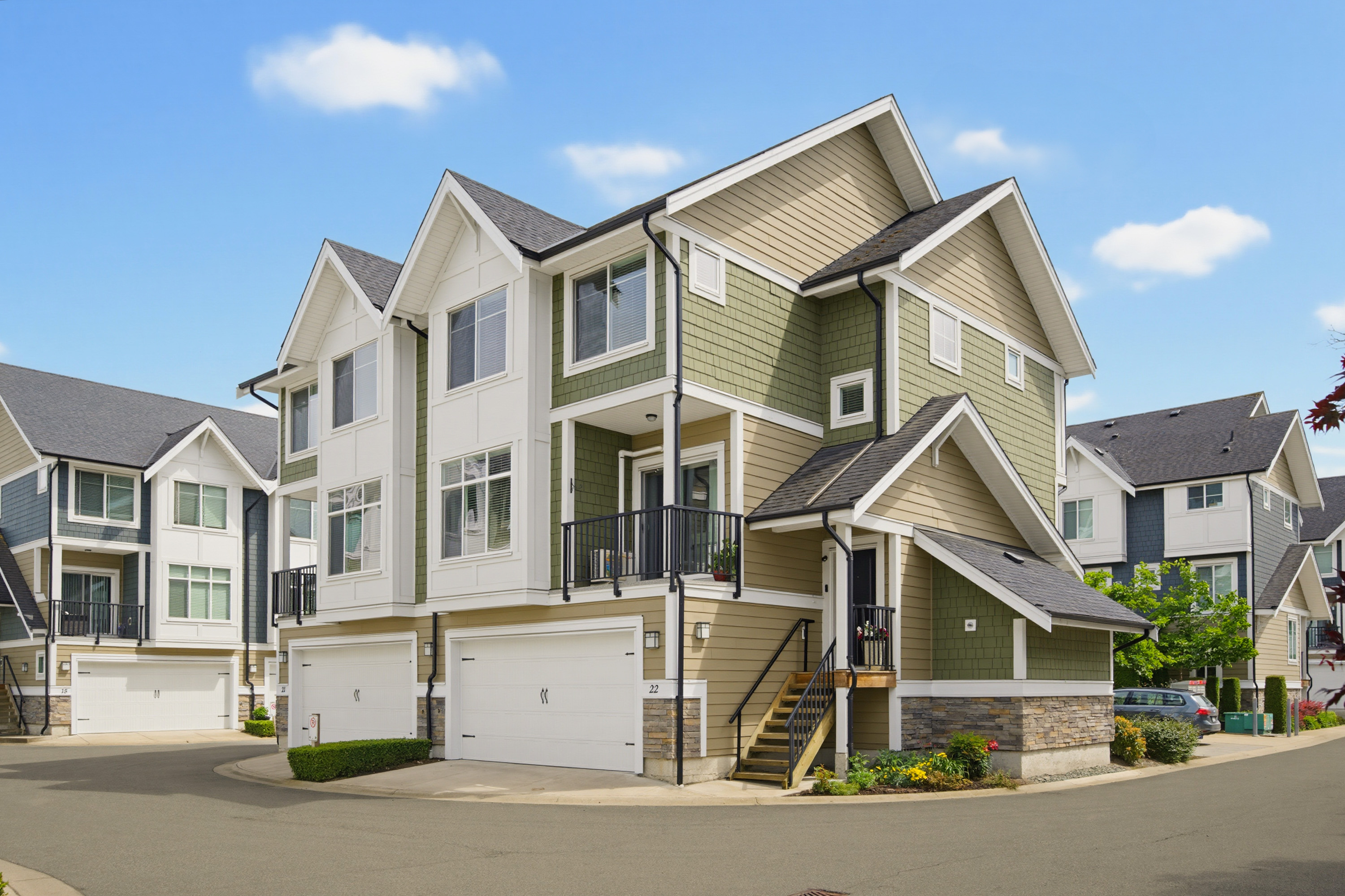 22 - 7374 194A Street, Surrey