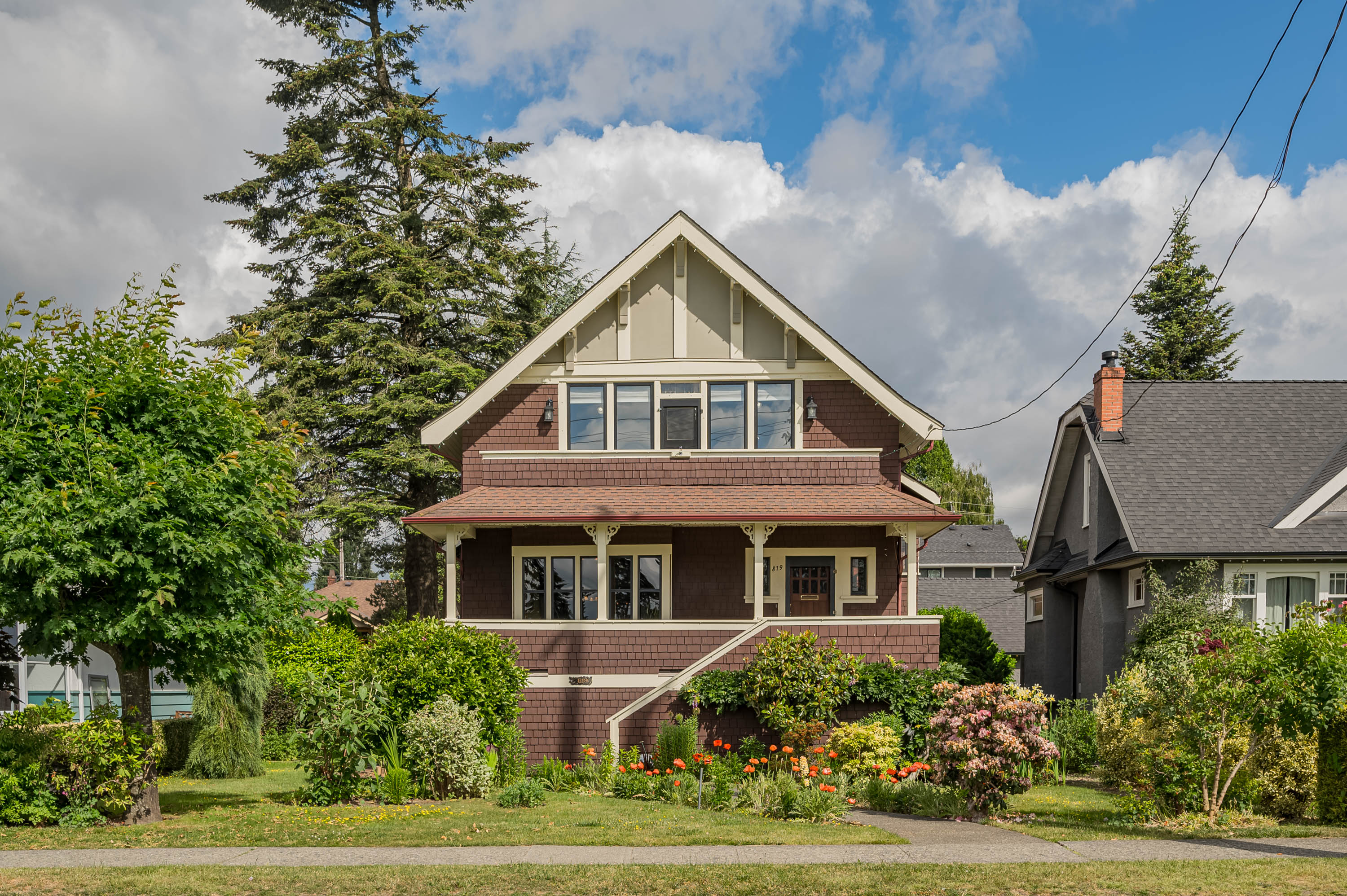 819 Eighth Avenue, New Westminster
