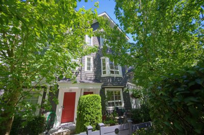 Virtual tour for Allie McLaughlin