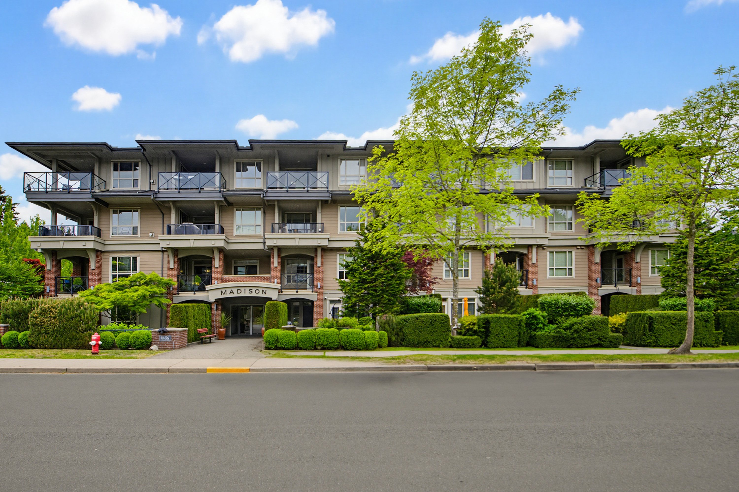 204 - 15357 17A Avenue, South Surrey
