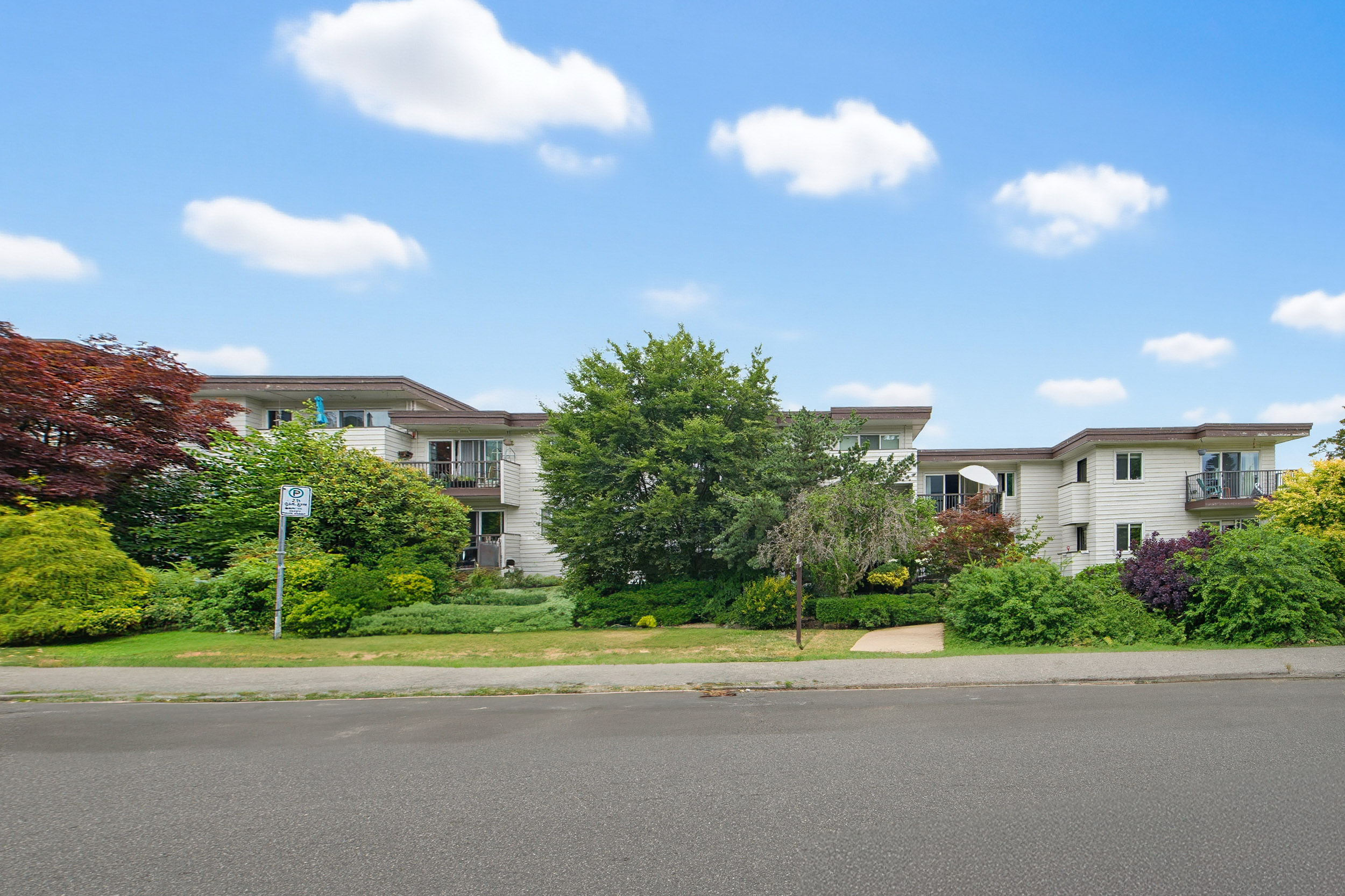 301 - 2125 West 2 Aveune, Vancouver
