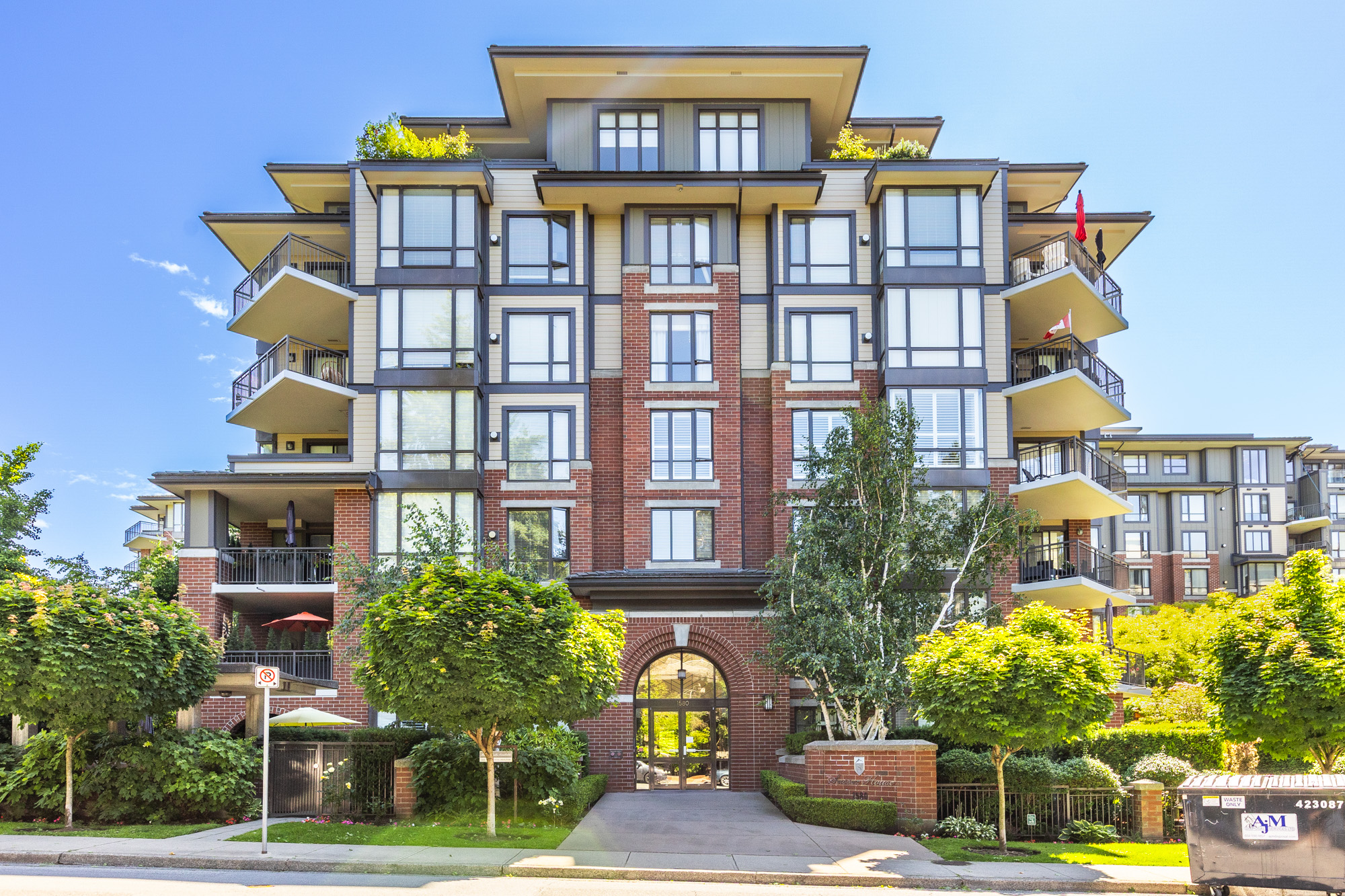 301 - 1580 Martin Street, White Rock