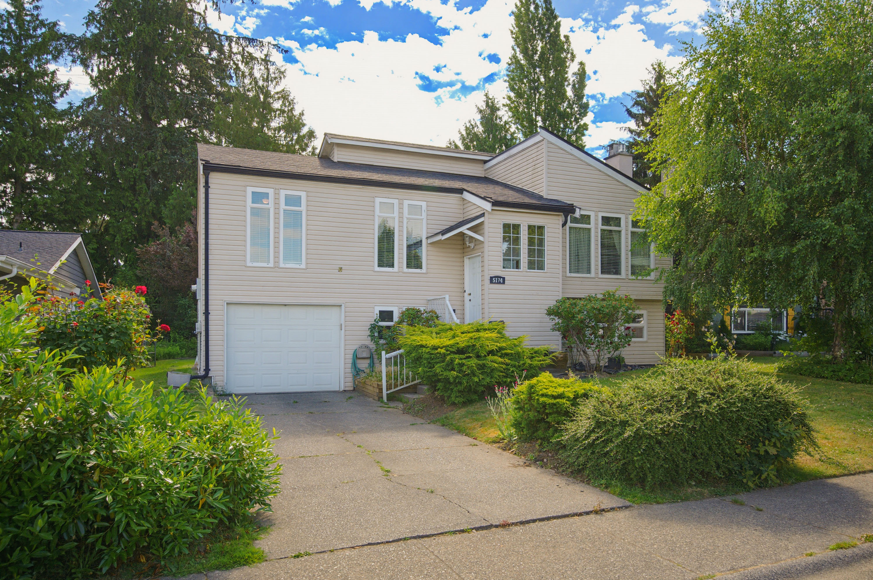 5174 209A Street, Langley