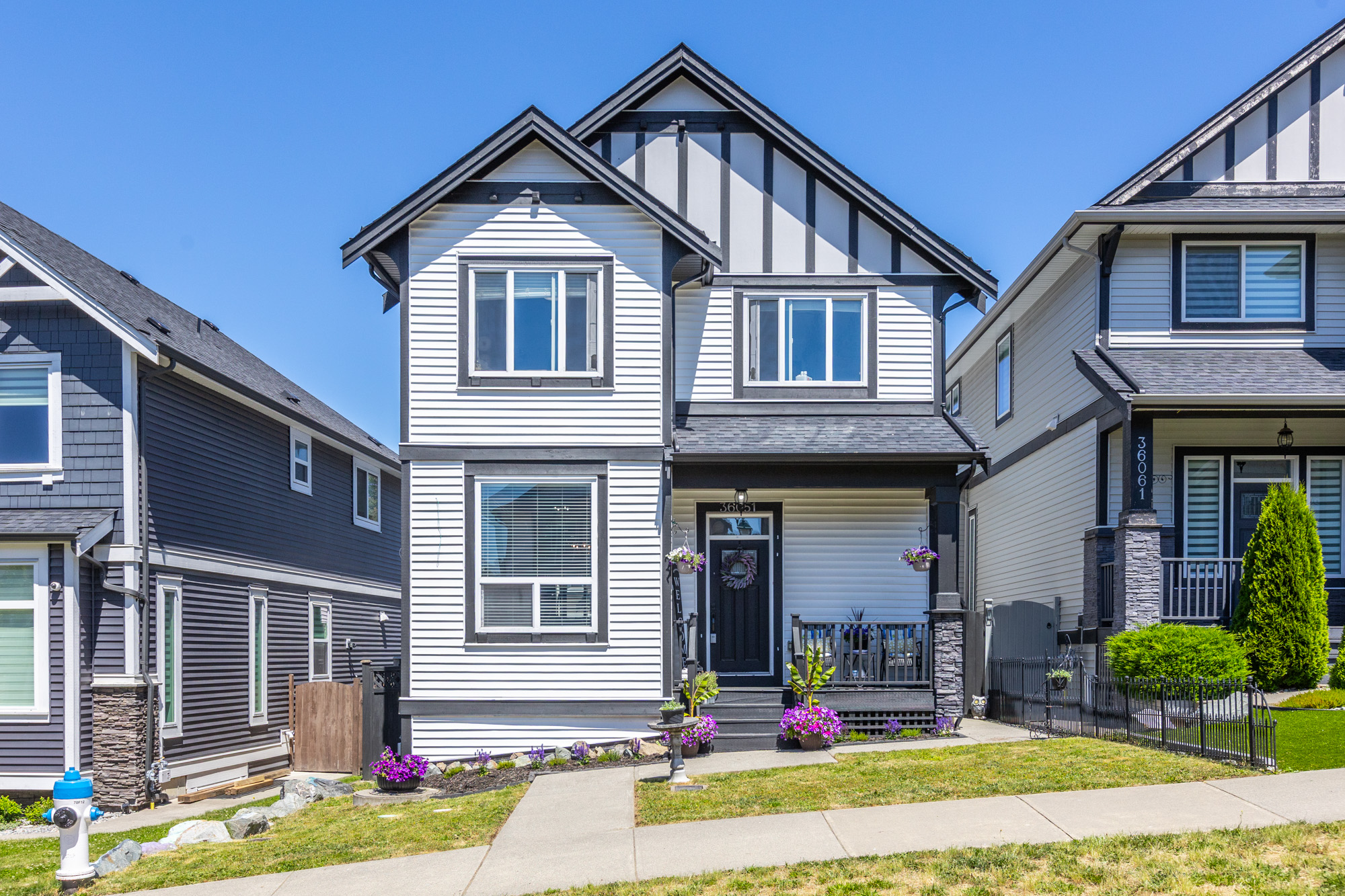 36051 Emily Carr Green, Abbotsford