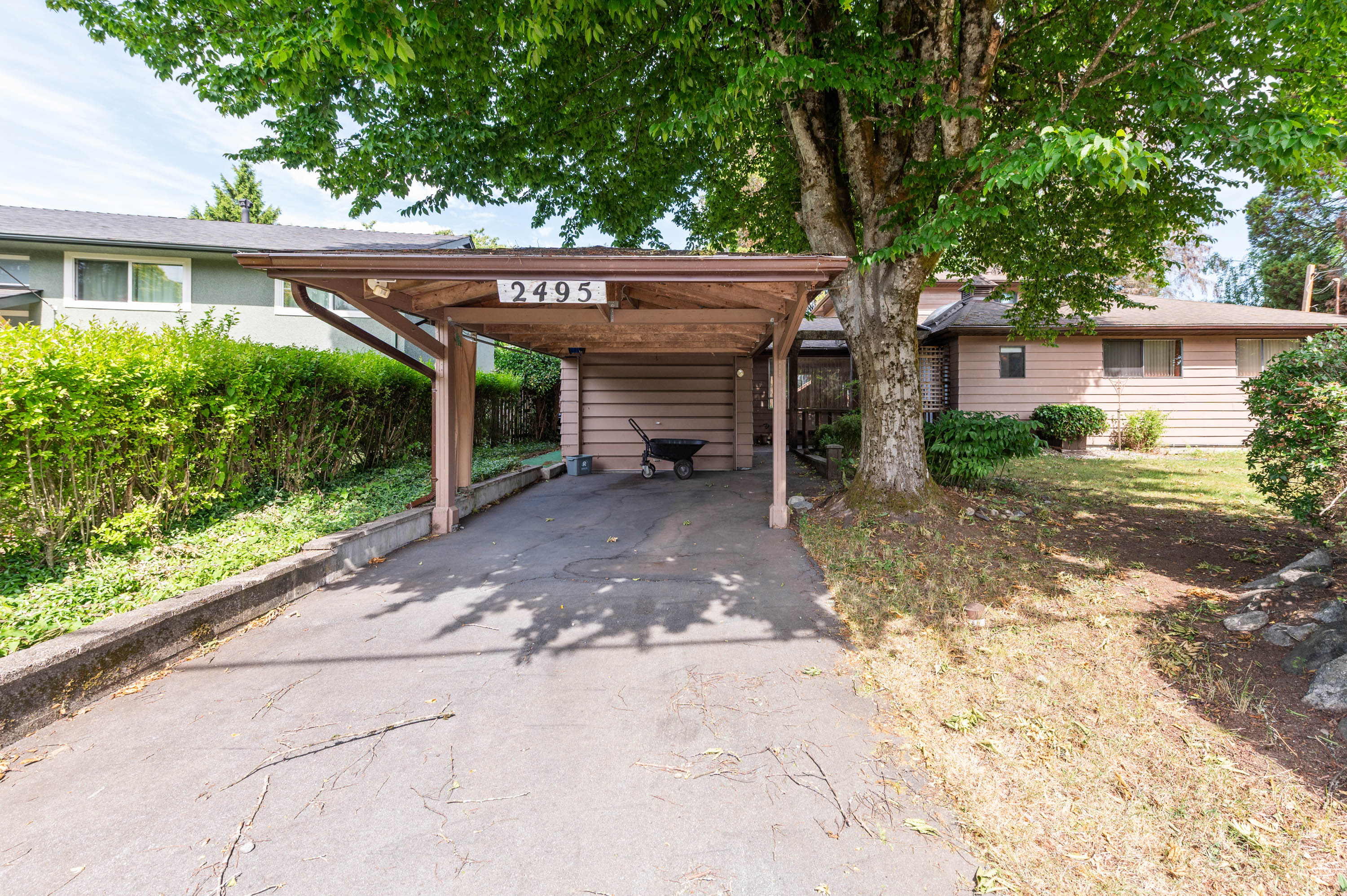 2495 Lauralynn Drive, North Vancouver