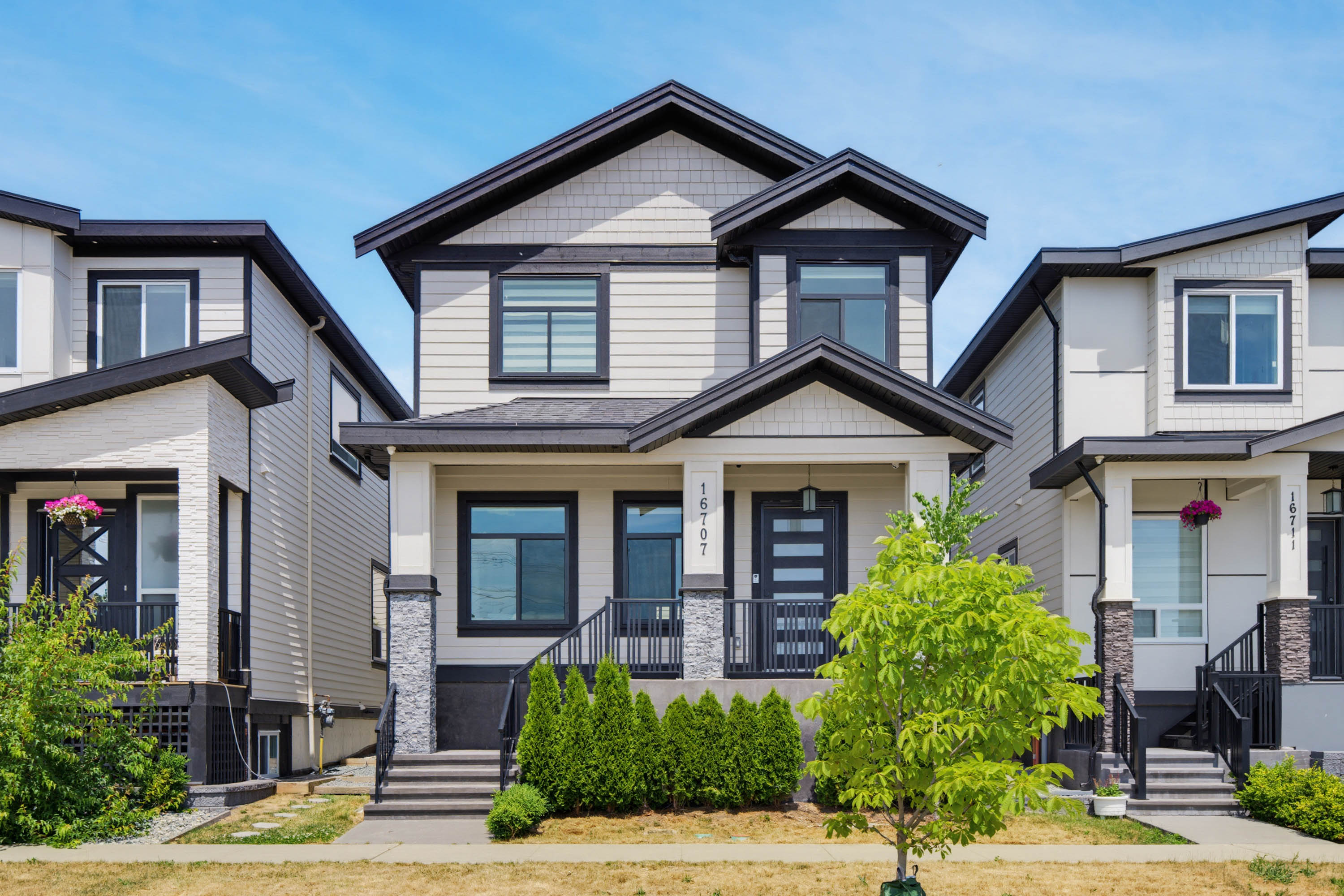 16707 15A Avenue, South Surrey